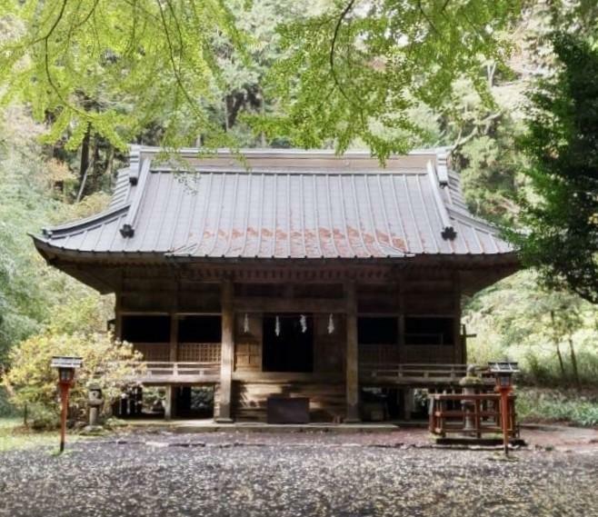 バンディングが別荘を建てるきっかけとなった二の岡神社