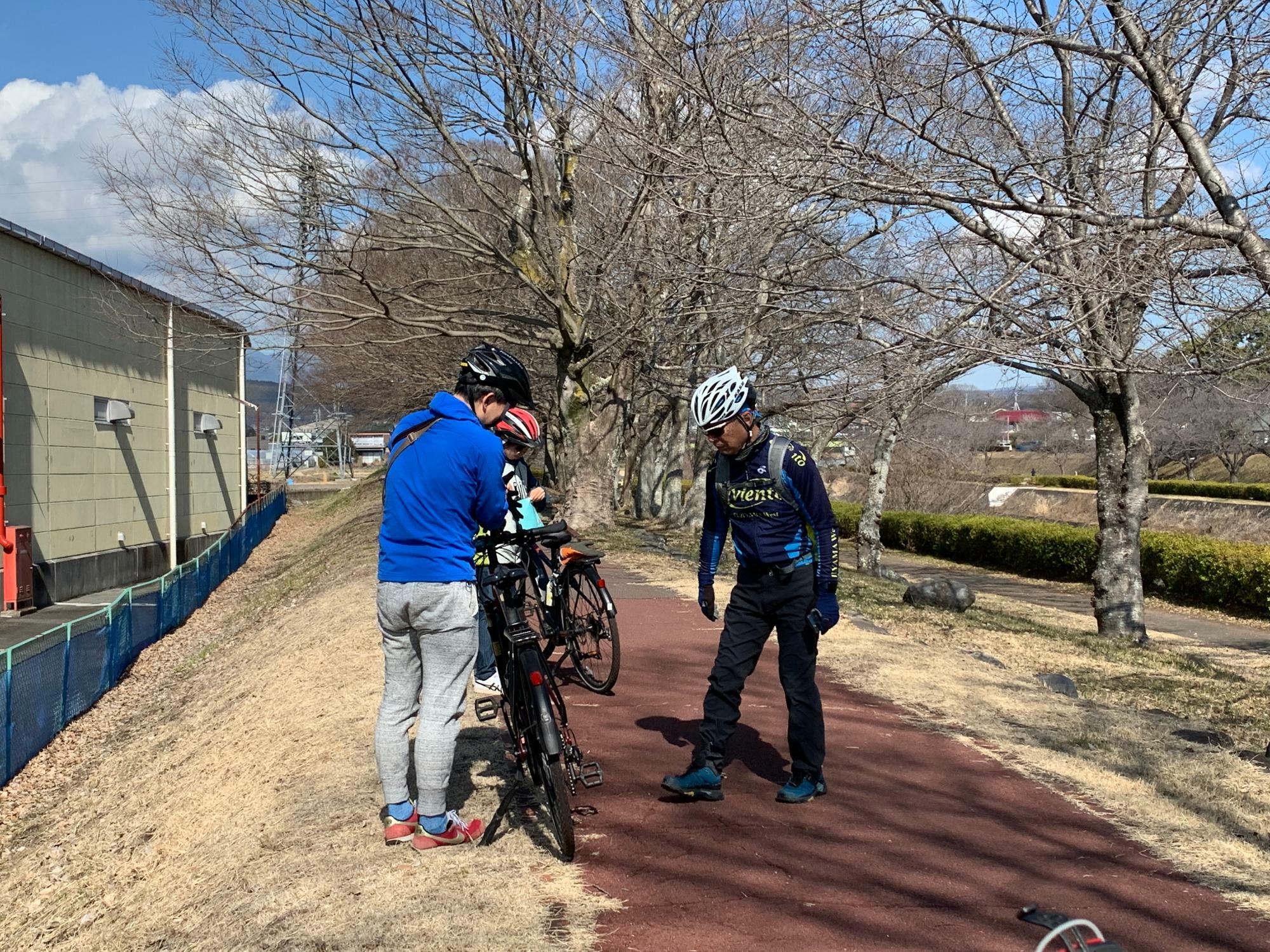 潤井川沿いを走ります