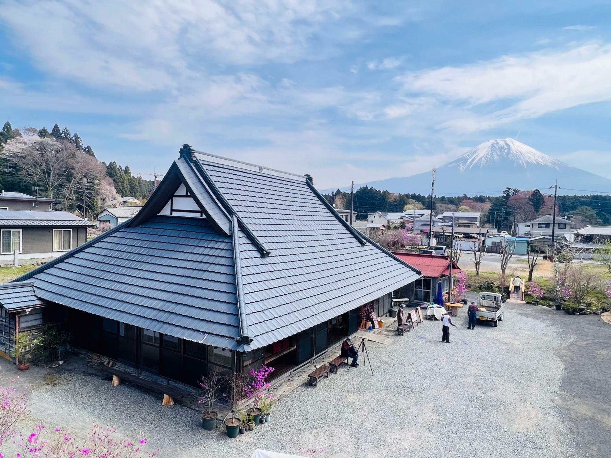 晴れた日には富士山が間近に見えるそうです