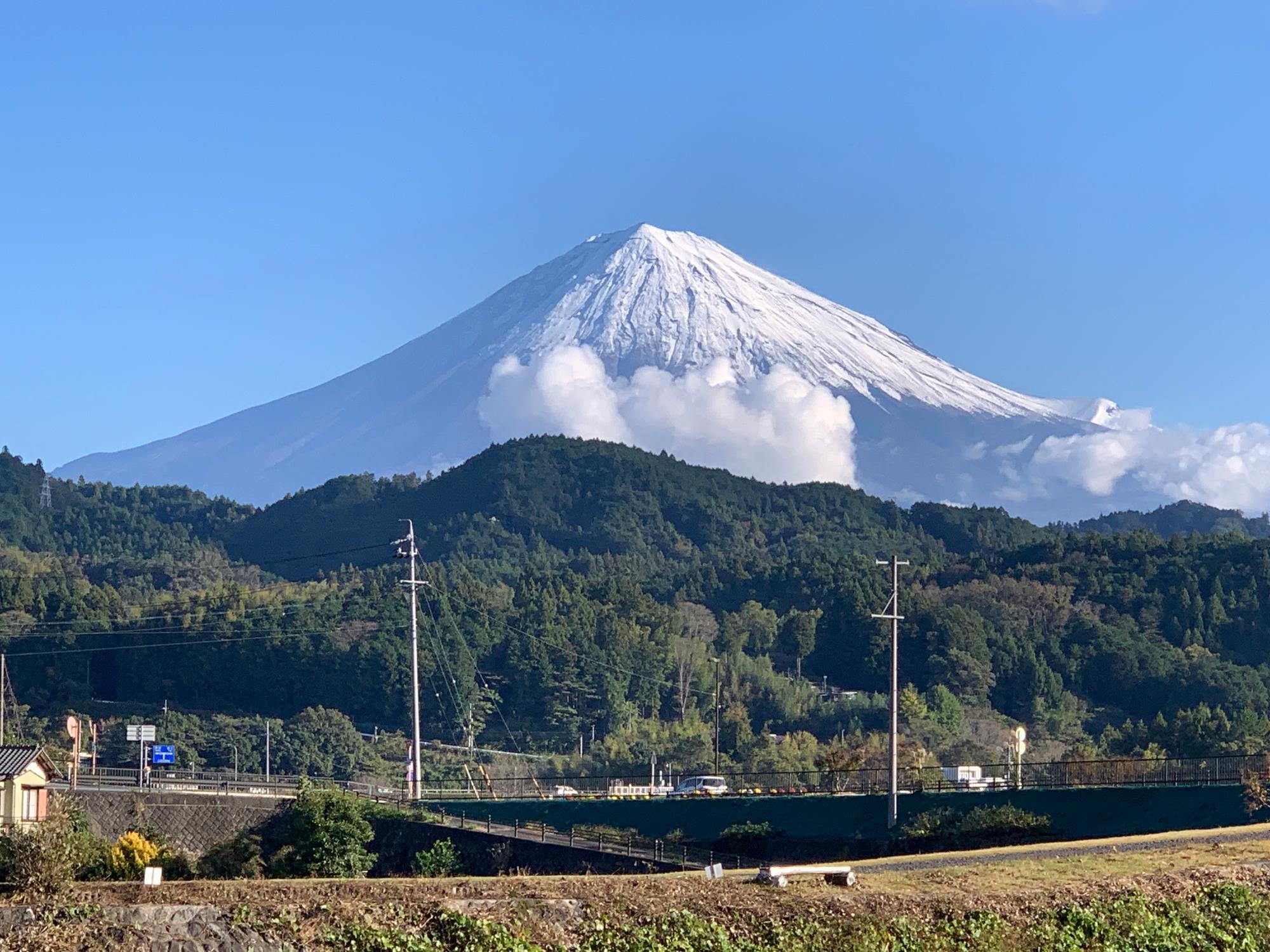 大嶋自動車付近の新長田橋から見た富士山