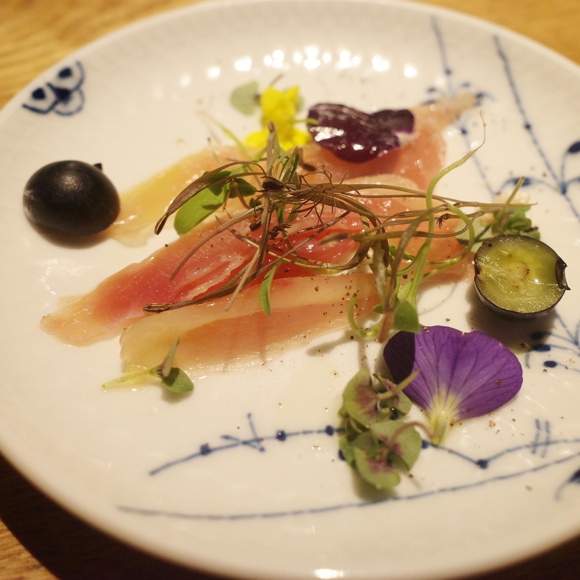 比内地鶏のもも肉の生ハム