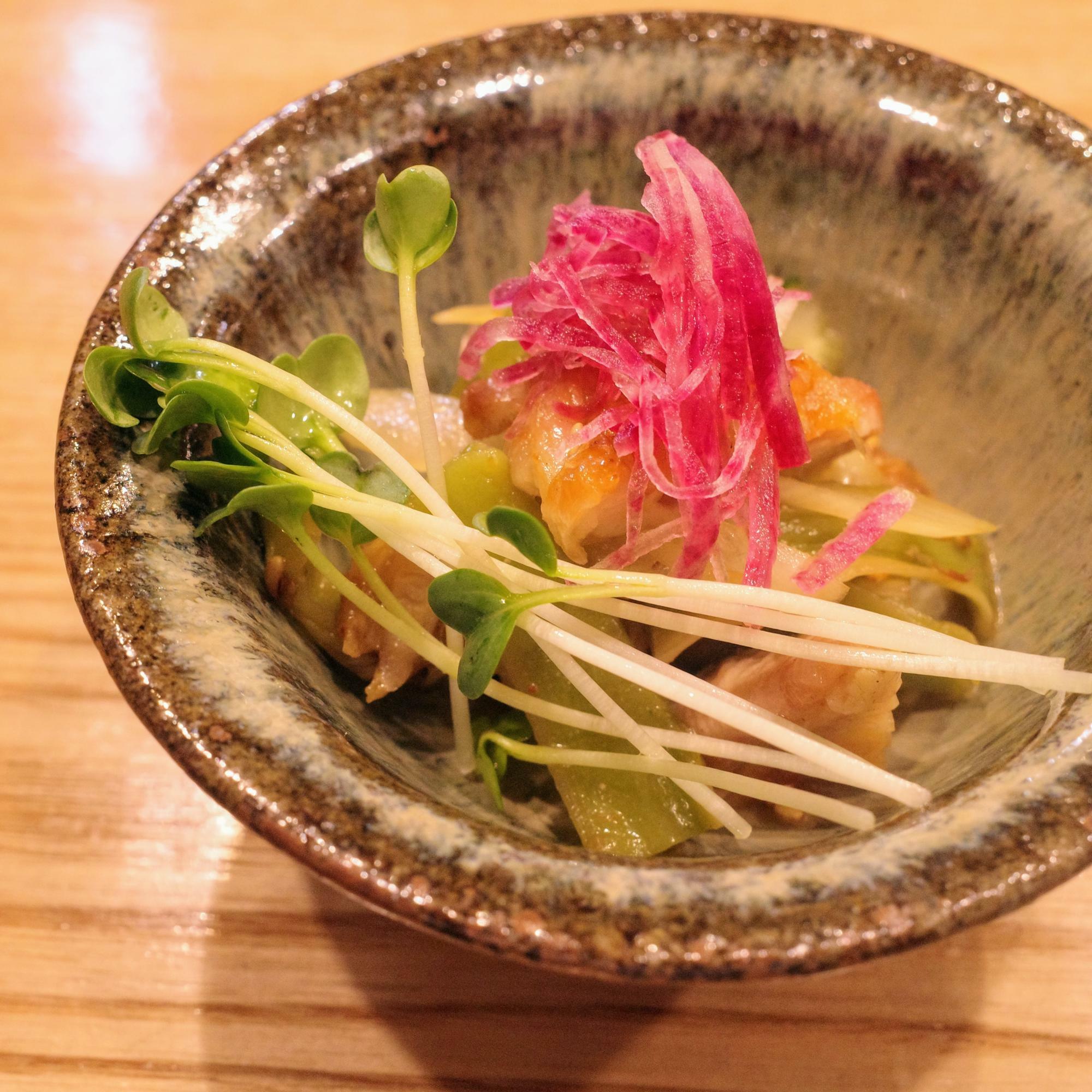 食感が心地いい手羽元と山くらげのあえもの