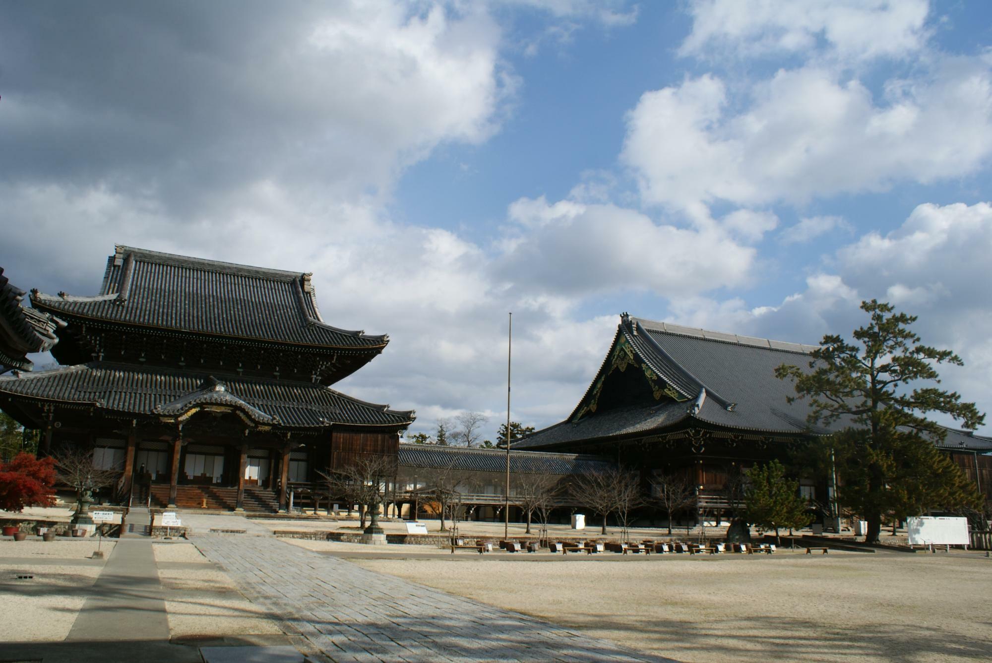 高田本山専修寺の国宝「御影堂」と「如来堂」