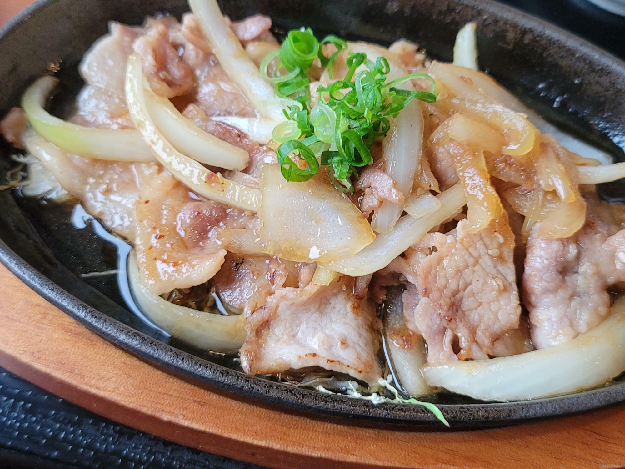 「メンズランチ」の豚の生姜焼き