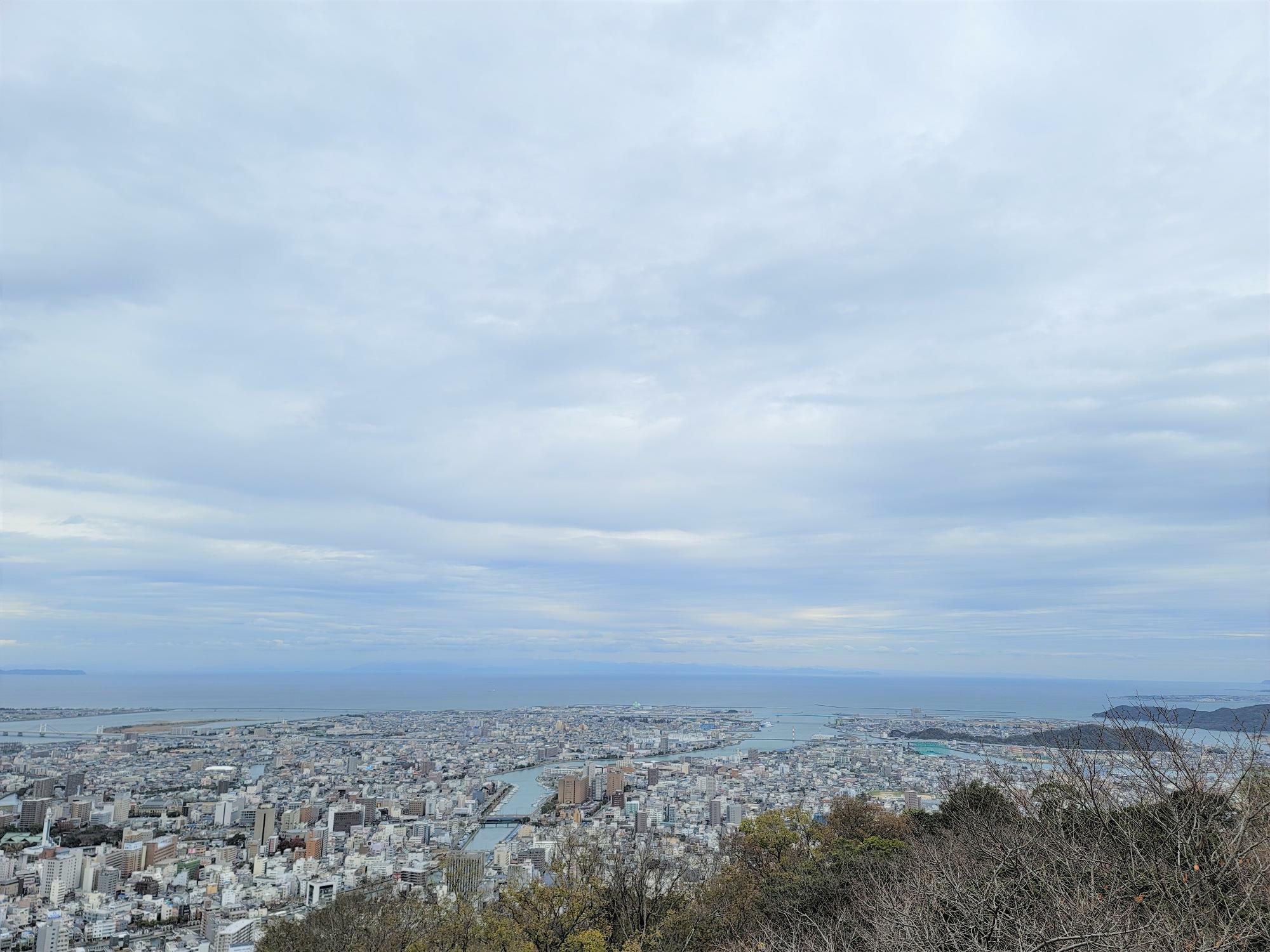 眉山山頂から見た徳島の町並み