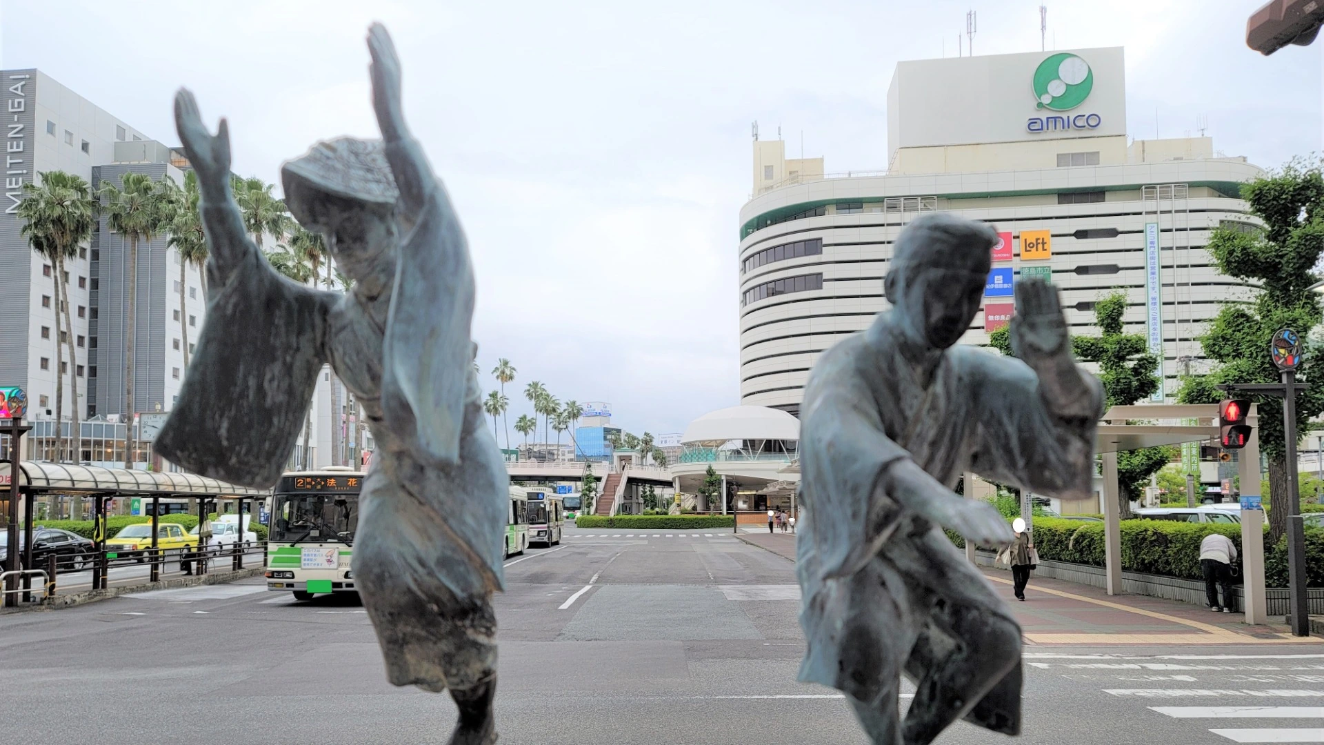 年末の話題に！ 歴史人物の墓前で奉納踊りをする徳島の踊りとは？ 現地 