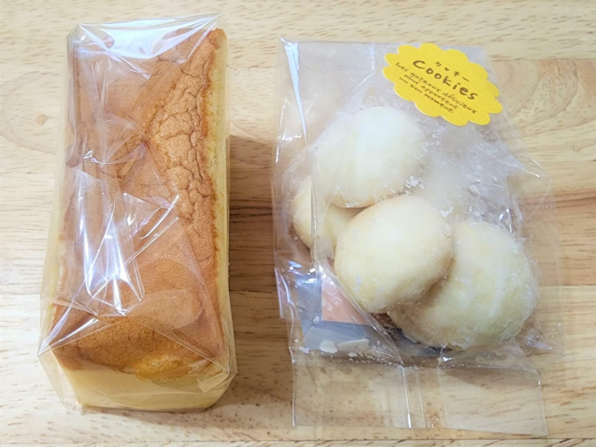「ちろのおかし」のお菓子。左は「台湾カステラ（冷蔵商品）」で、右は「ブールドネージュ」。