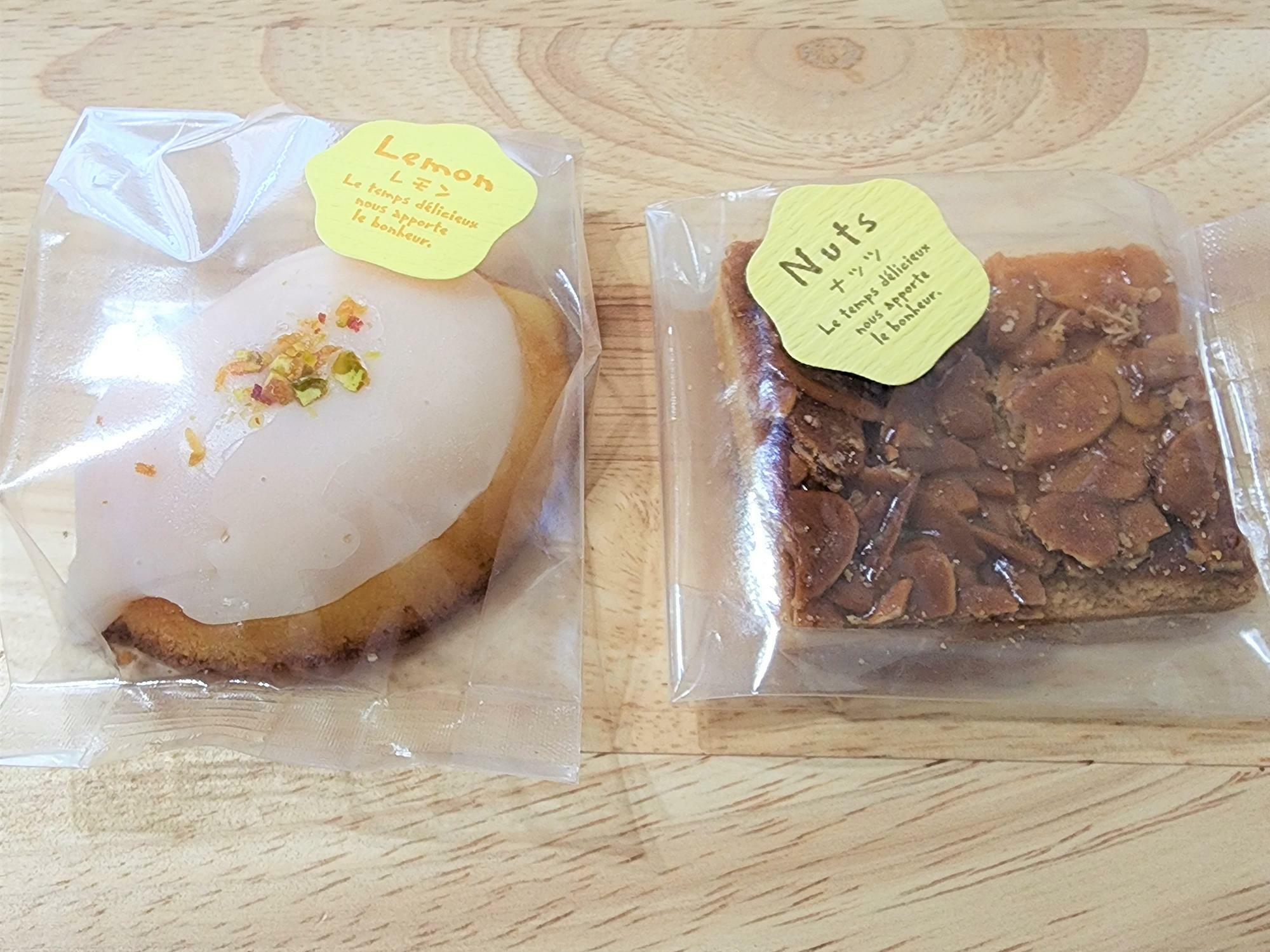 「ちろのおかし」のお菓子。左が「レモンケーキ」で、右は「フロランタン」。
