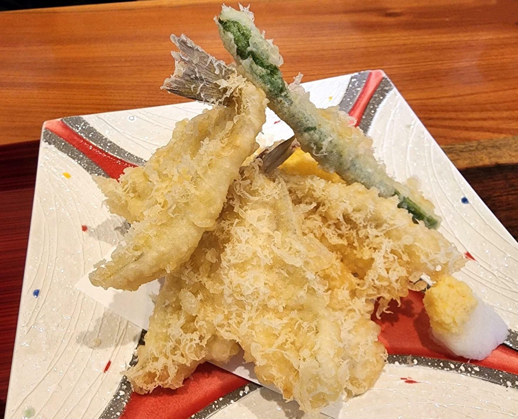 海鮮市場「ふくの家」刺身付キスの天ぷら定食のキスの天ぷら。