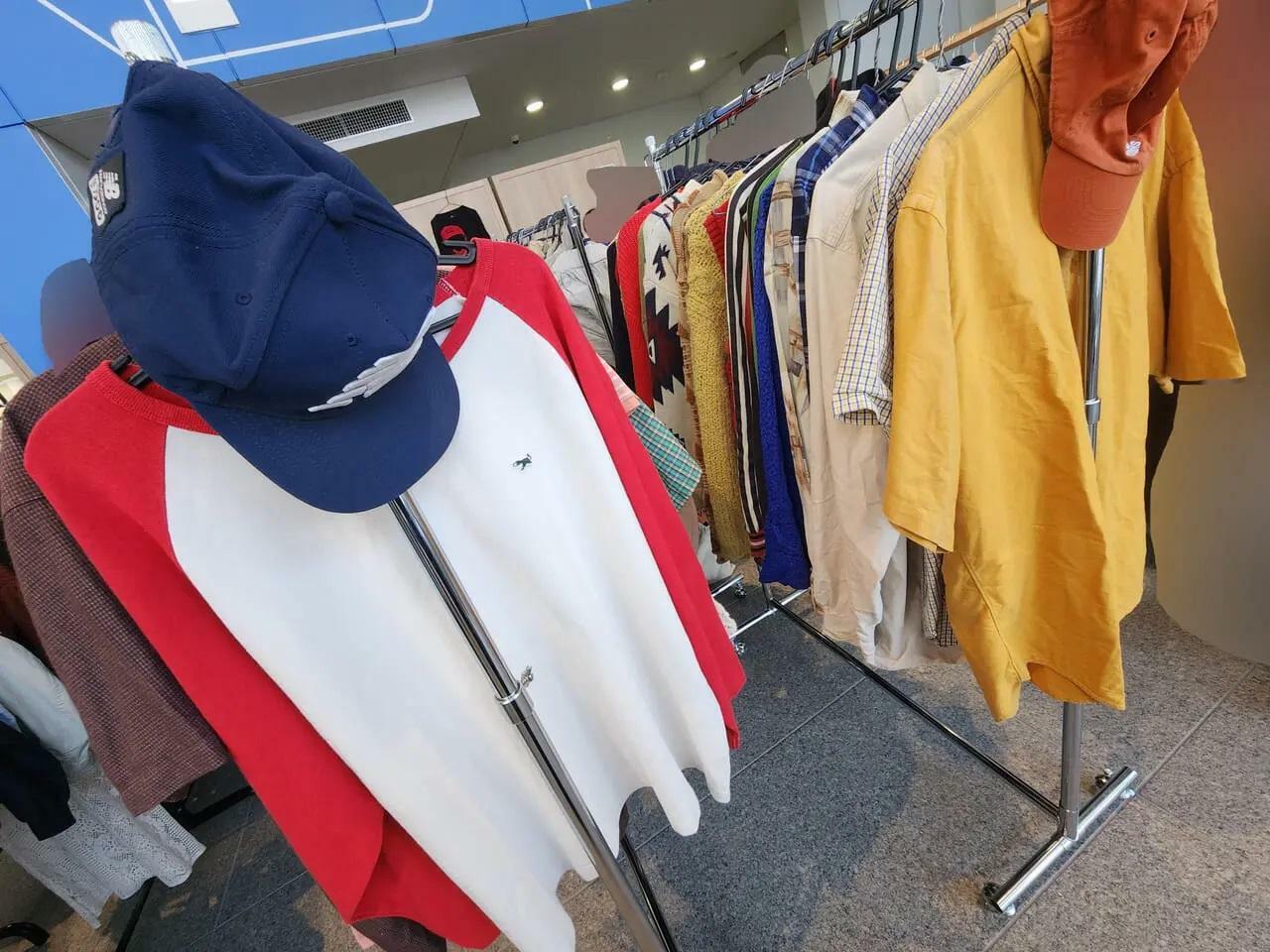 2024年3月に開催された古着屋スタッフ私服フリマ「アワクロ（Our Closet）」で販売されていた商品。