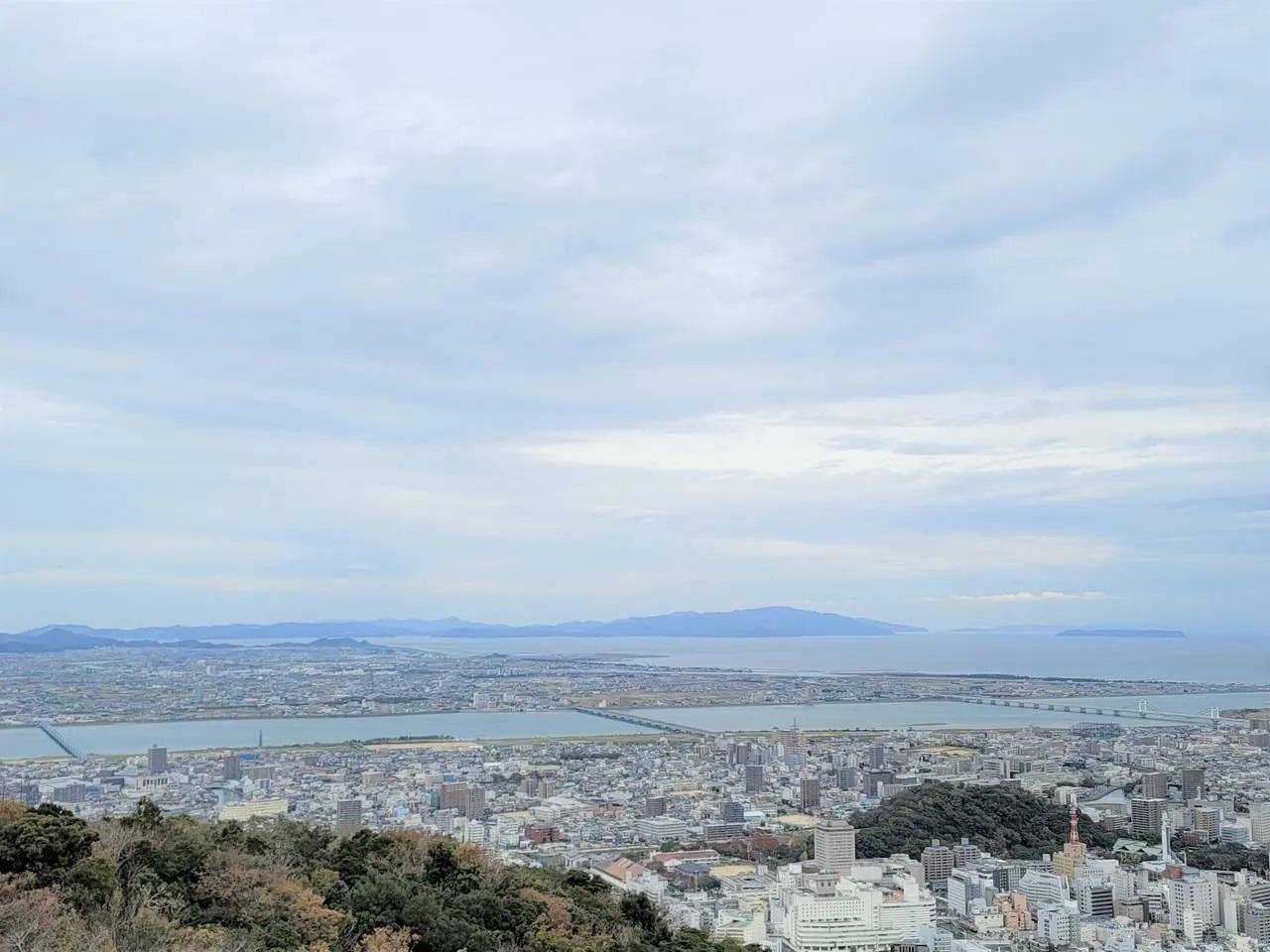 眉山山頂から見た徳島の風景。