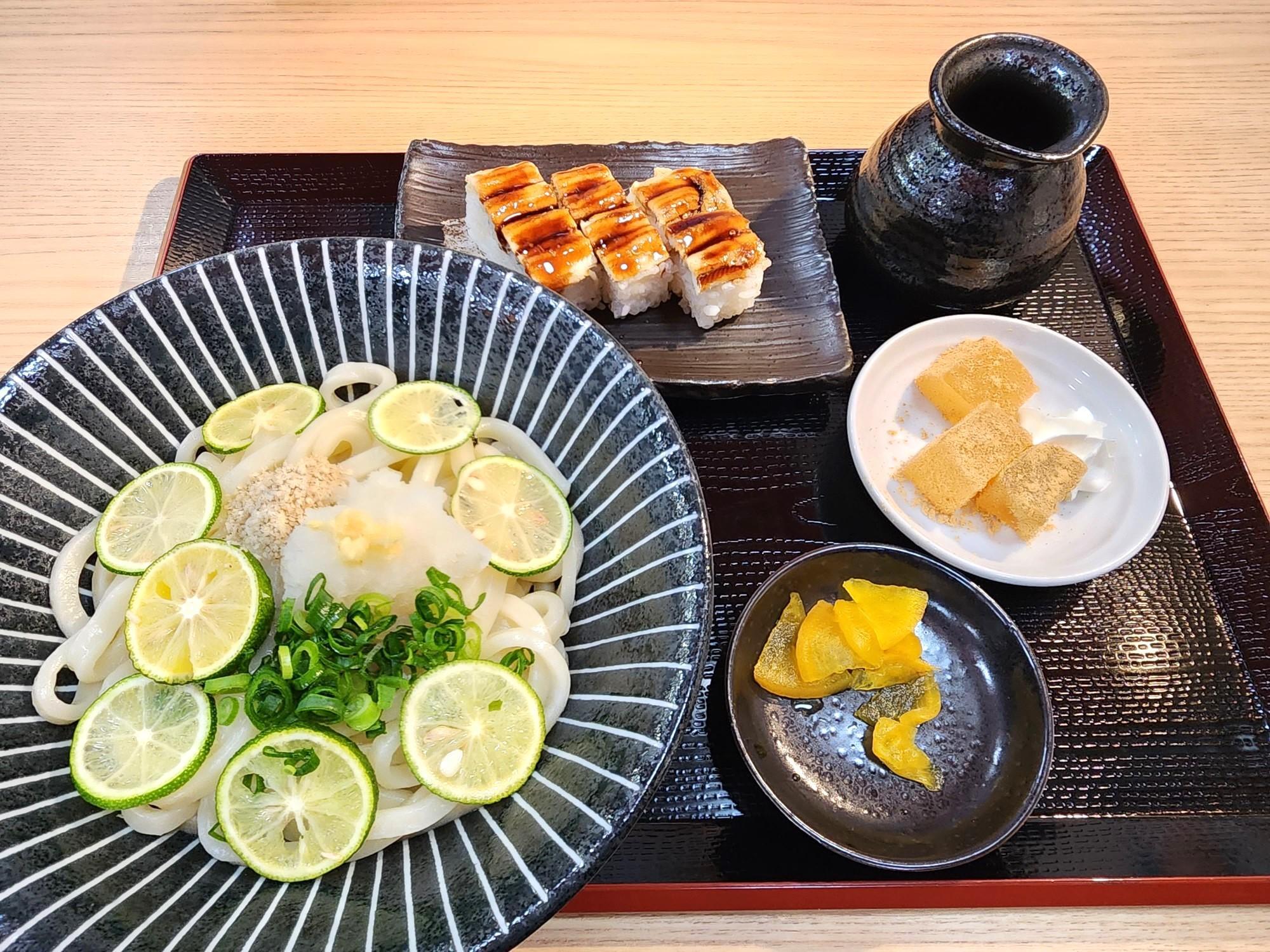 「ぶっちゃ」すだちうどん＆Bセット。