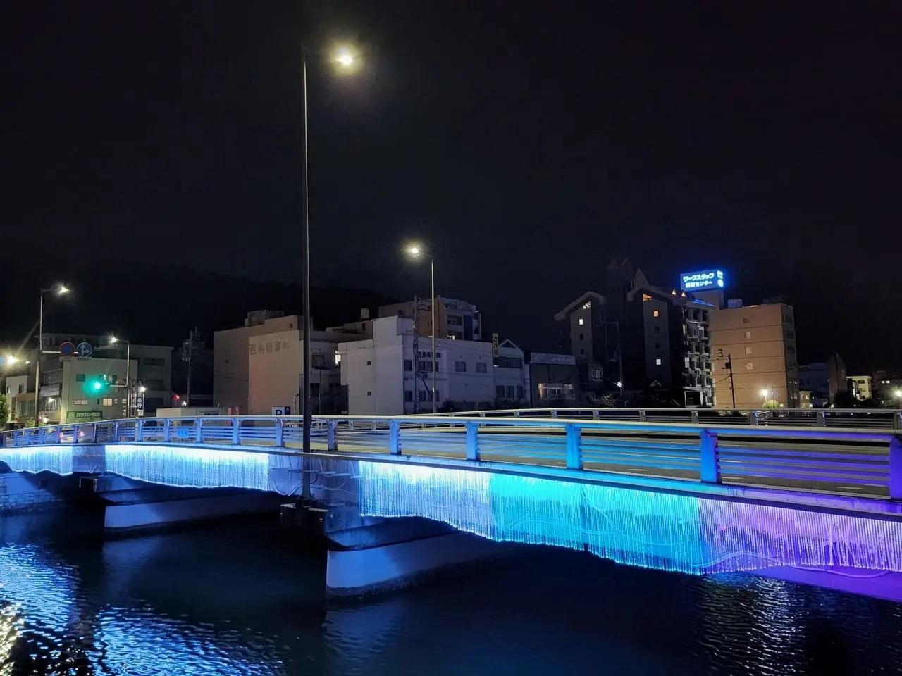 藍場浜公園近くの橋「春日橋」。