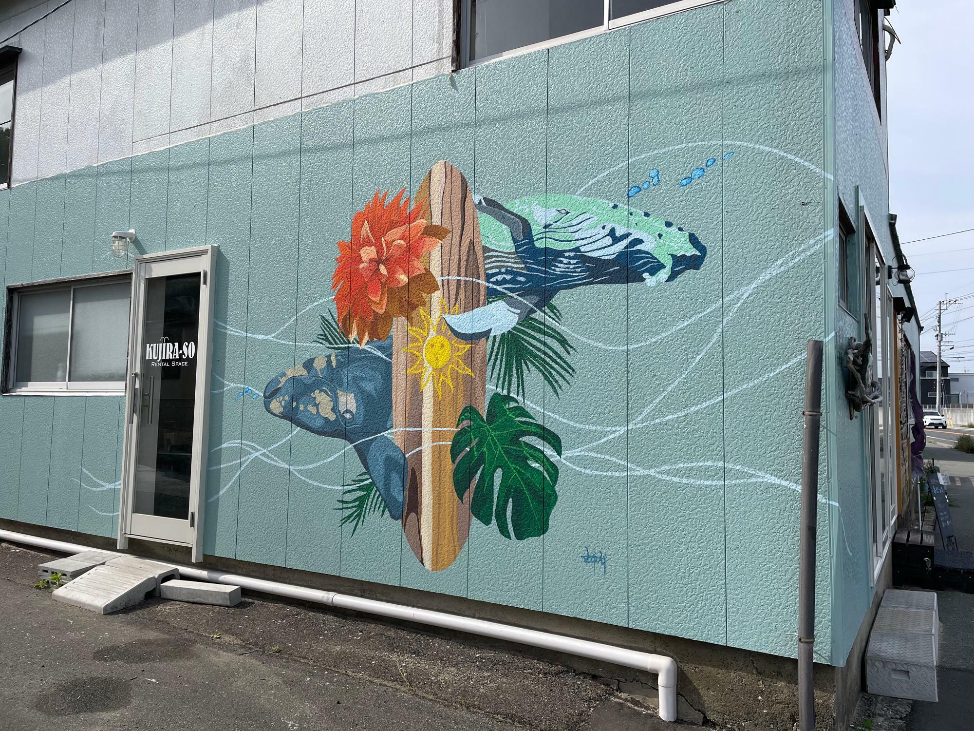 2頭のクジラの壁画（写真提供：DAICHI）