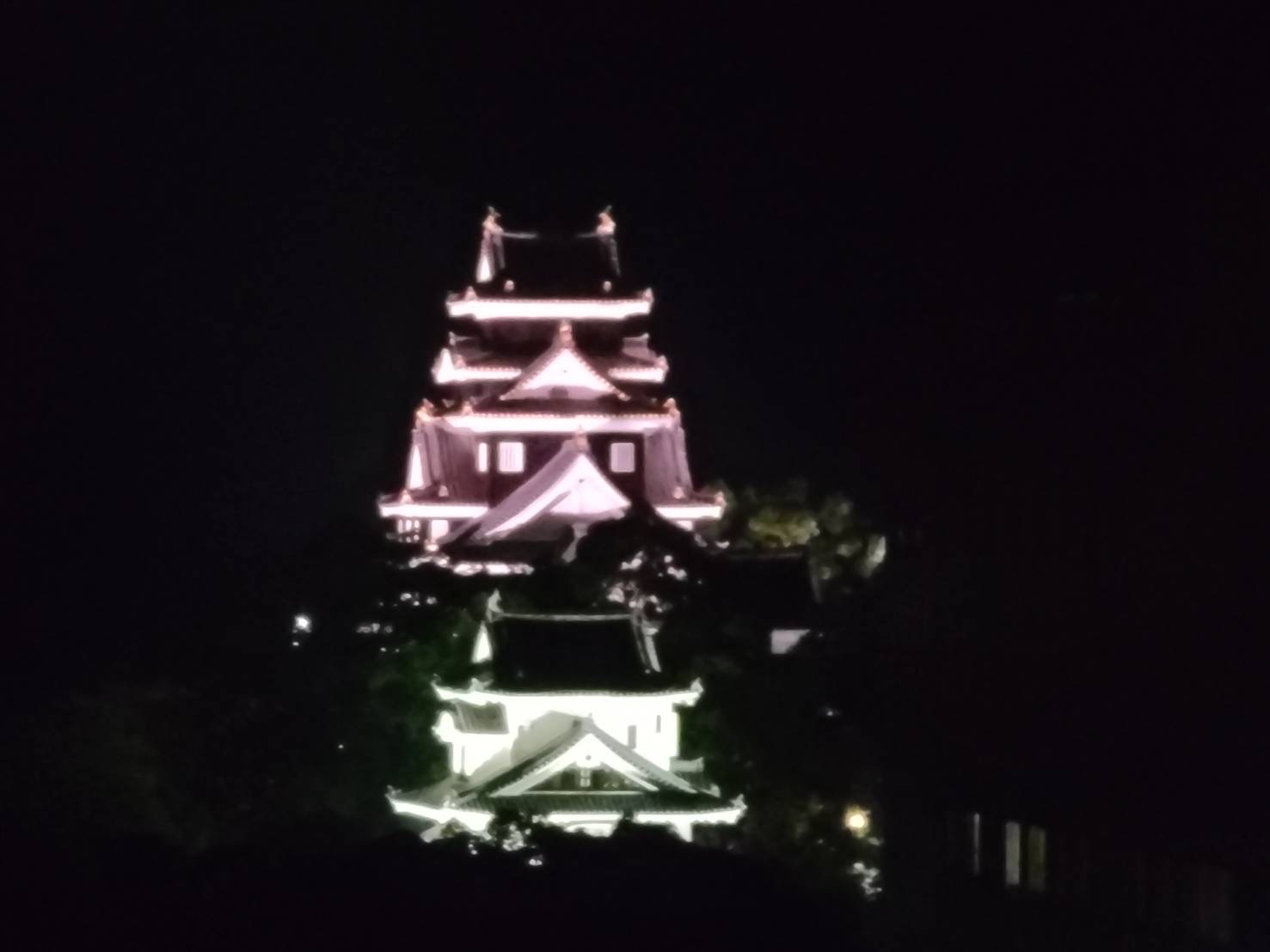 ライトアップされた岡山城