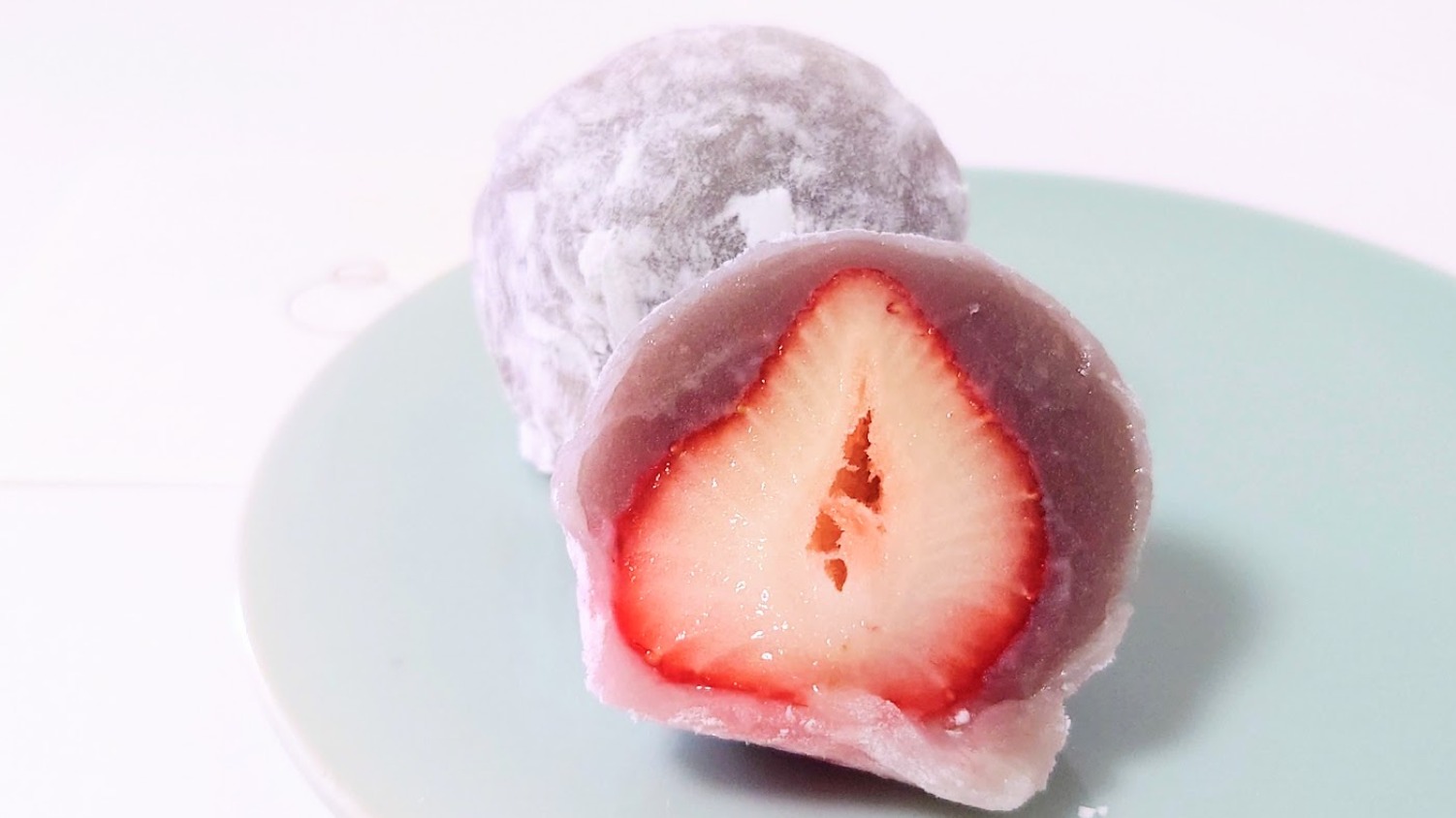 夏こそ美味しい苺の夏瑞。鈴懸さんの「なつみずきの苺大福」で 夏こそ美味しい苺の夏瑞。鈴懸さんの「なつみずきの苺大福」で