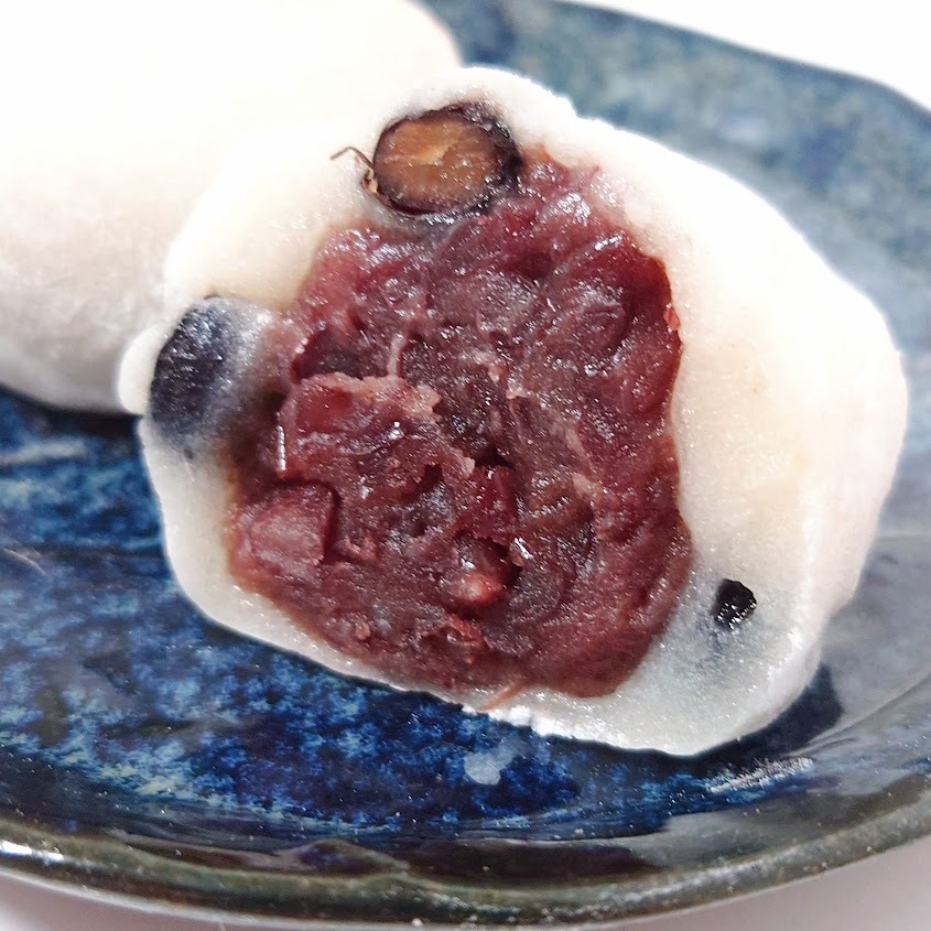 えんどう豆よりしっとりとした黒豆の蜜煮