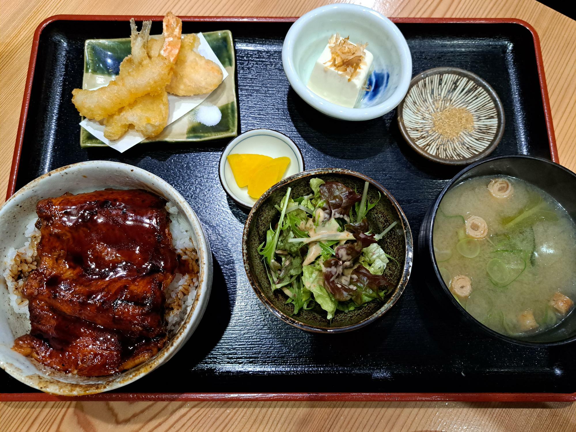 山咲きのうな丼と天ぷら定食