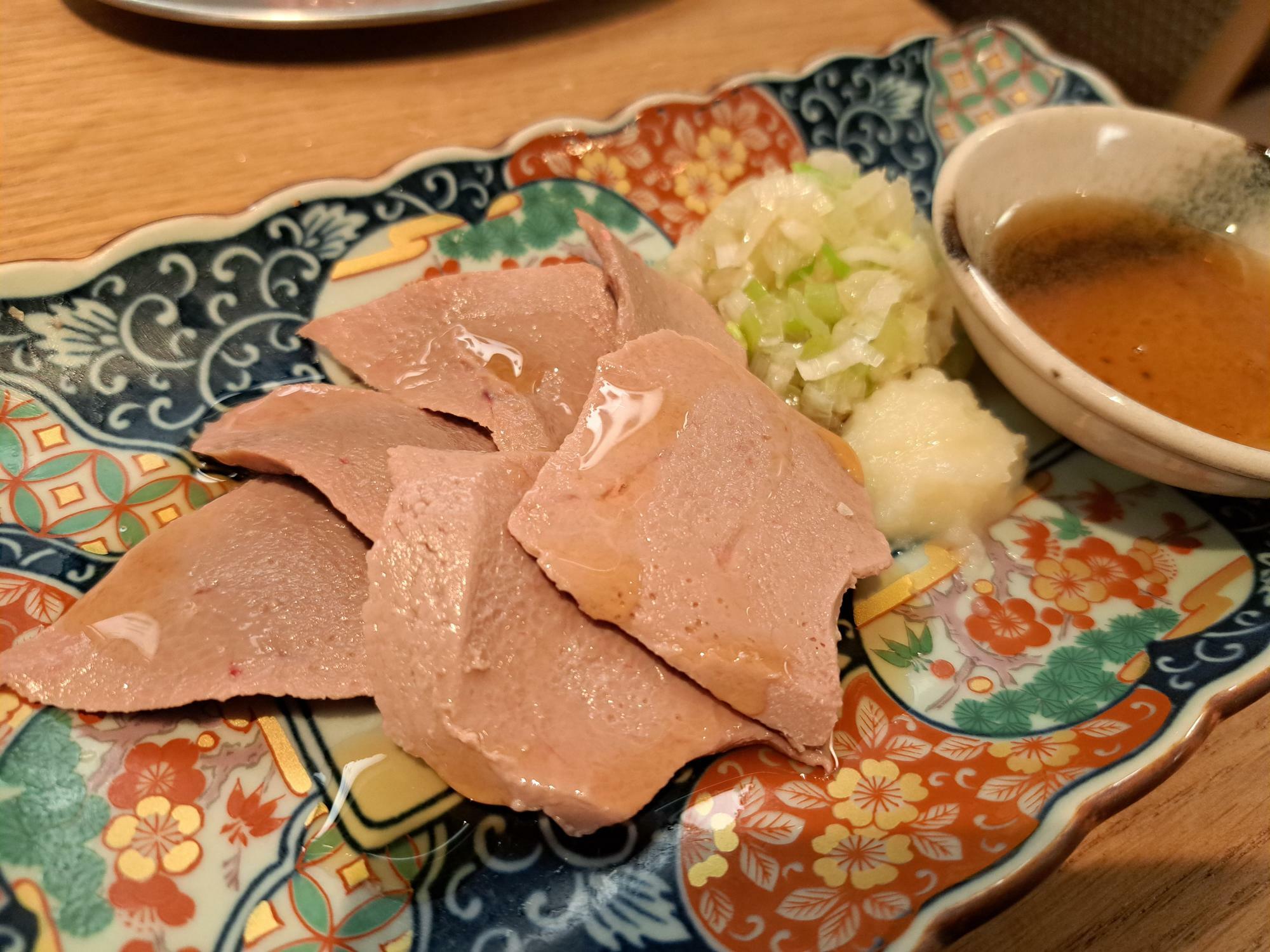 「焼肉ホルモン黒澤」の豚レバ刺し