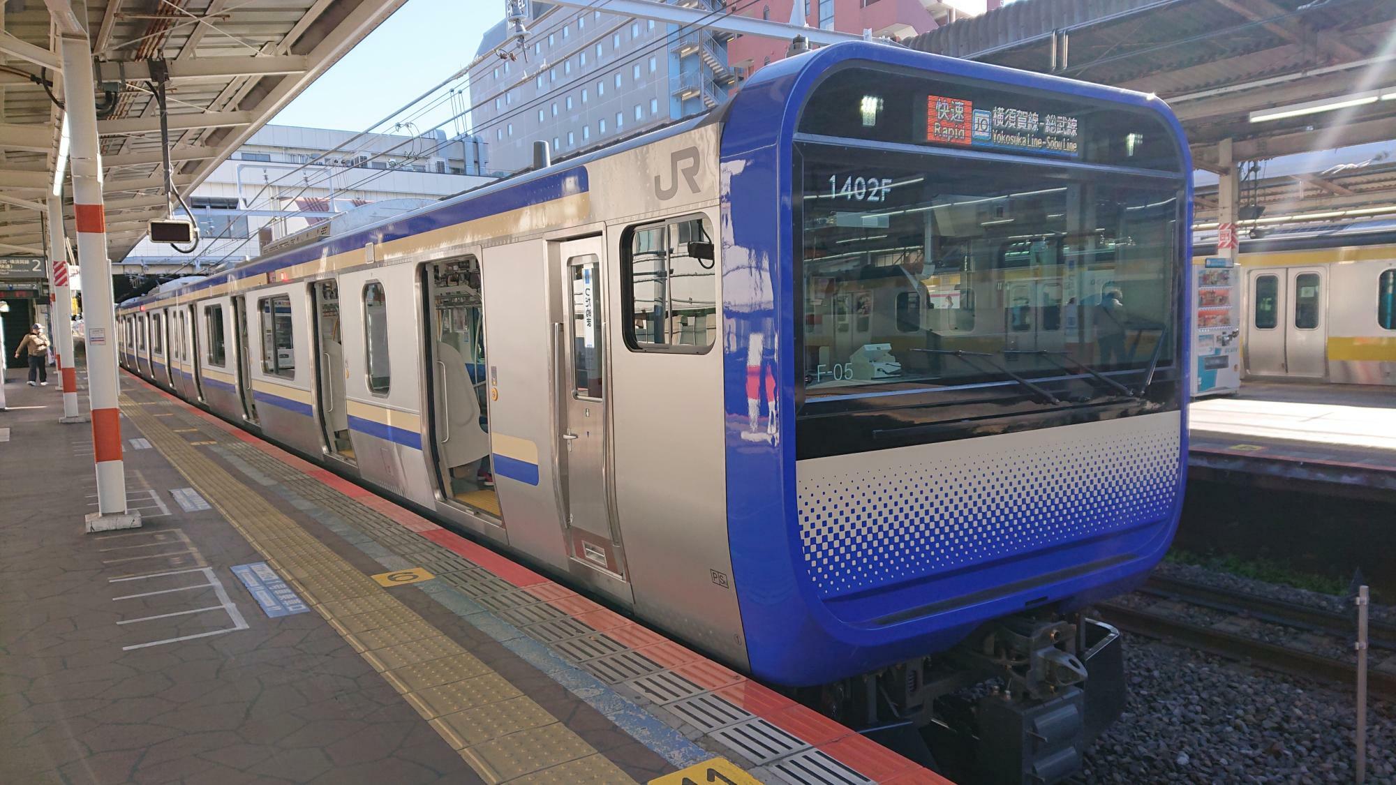 横須賀線・総武快速線は横須賀、久里浜、横浜方面から市川駅まで乗り換えなしで利用できます。