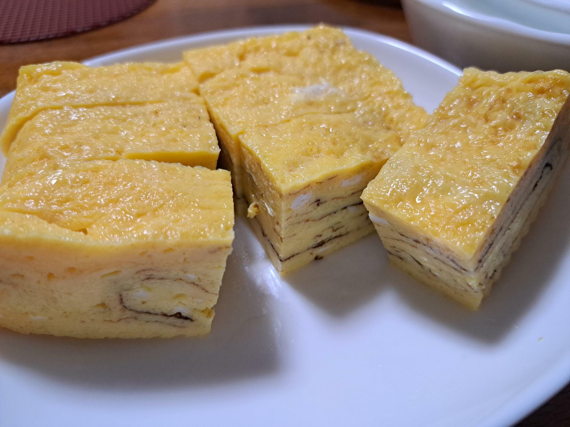 肉の富田屋の玉子焼きは程よい甘さが人気の理由。