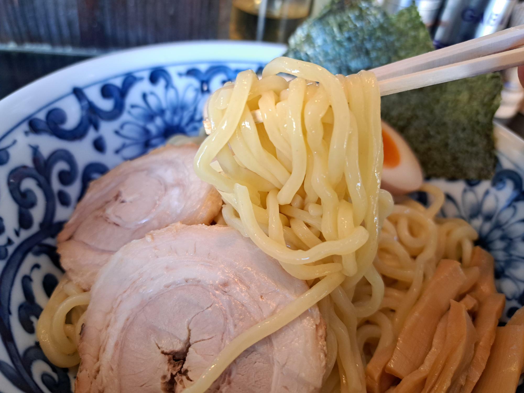 麺をいただいた後はスープ割りをお忘れなく！