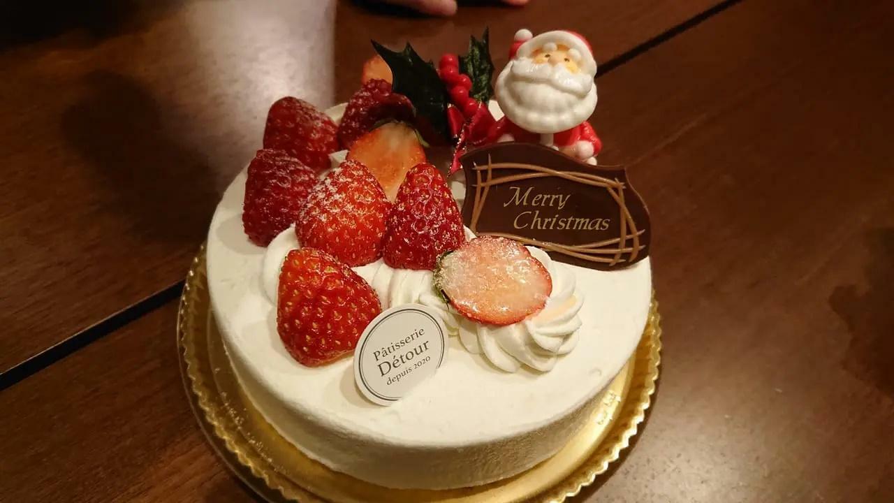 パティスリーデトゥールのクリスマスケーキ（以前のクリスマスケーキの写真です、今年のケーキのデザインではありません）