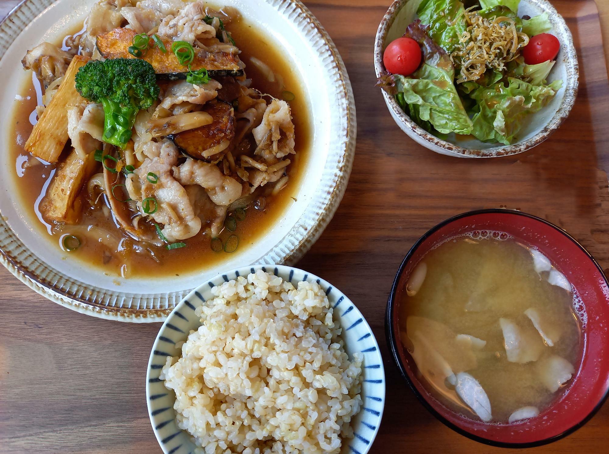 前回食べた時に撮影した「しょうが焼きランチ」