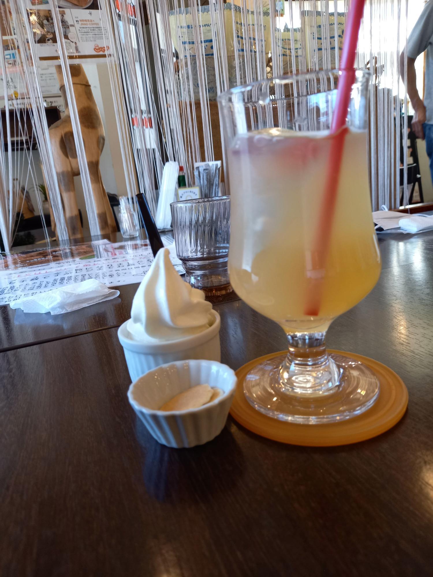 珈琲店なのにコーヒーをオーダーしない私は、コーヒーが飲めないんです。すみません～