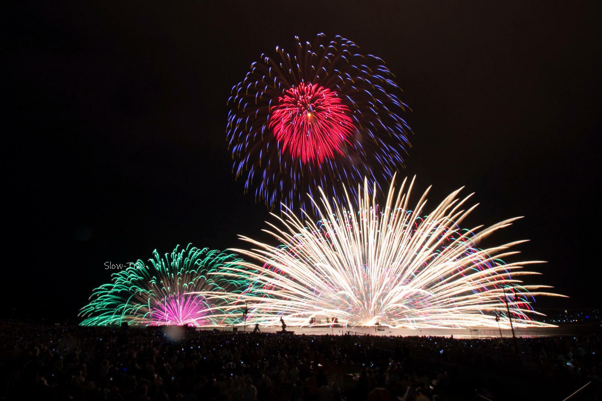 全国屈指の人気「諏訪湖祭湖上花火大会」が4年ぶりに開催！有料観覧席 