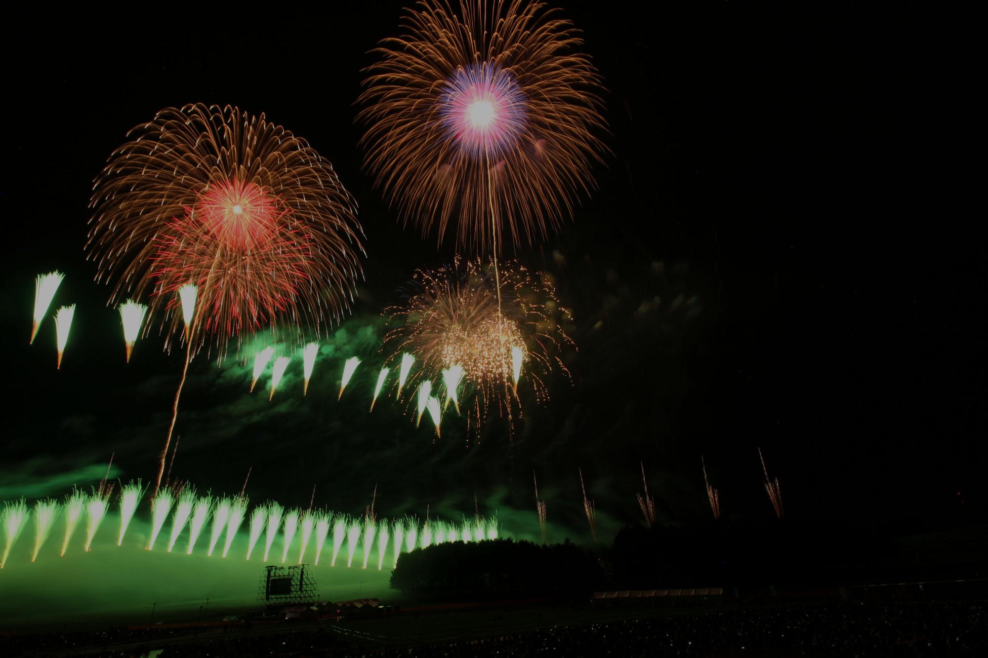 北海道芸術花火　2024　モエレ沼公園