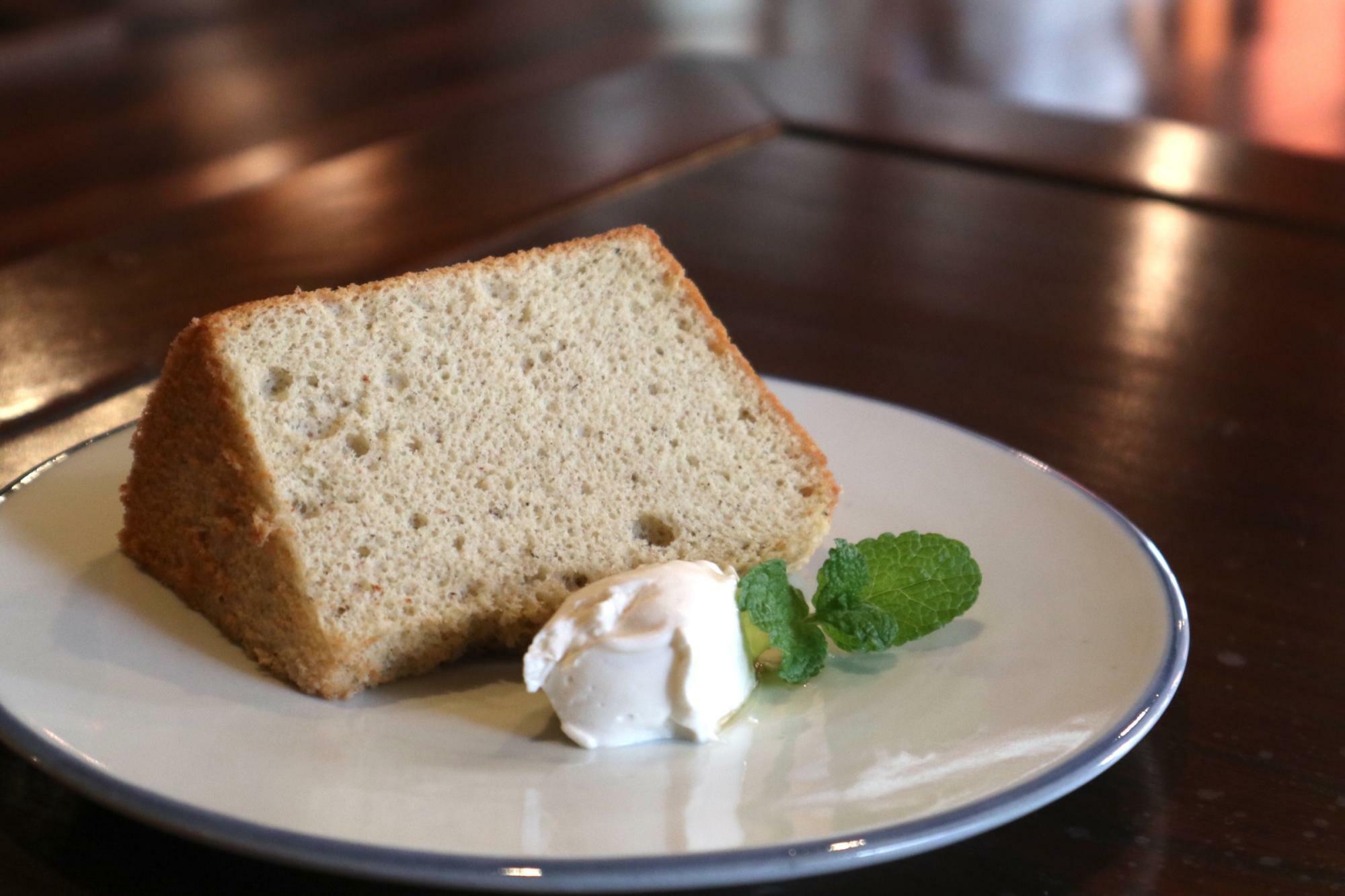 カフェ十三月　そば粉のシフォンケーキ　550円）