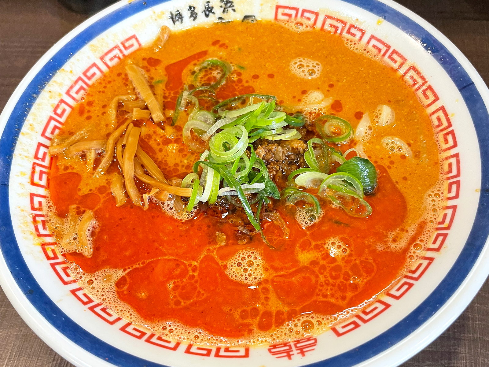 豚骨担々麺 950円