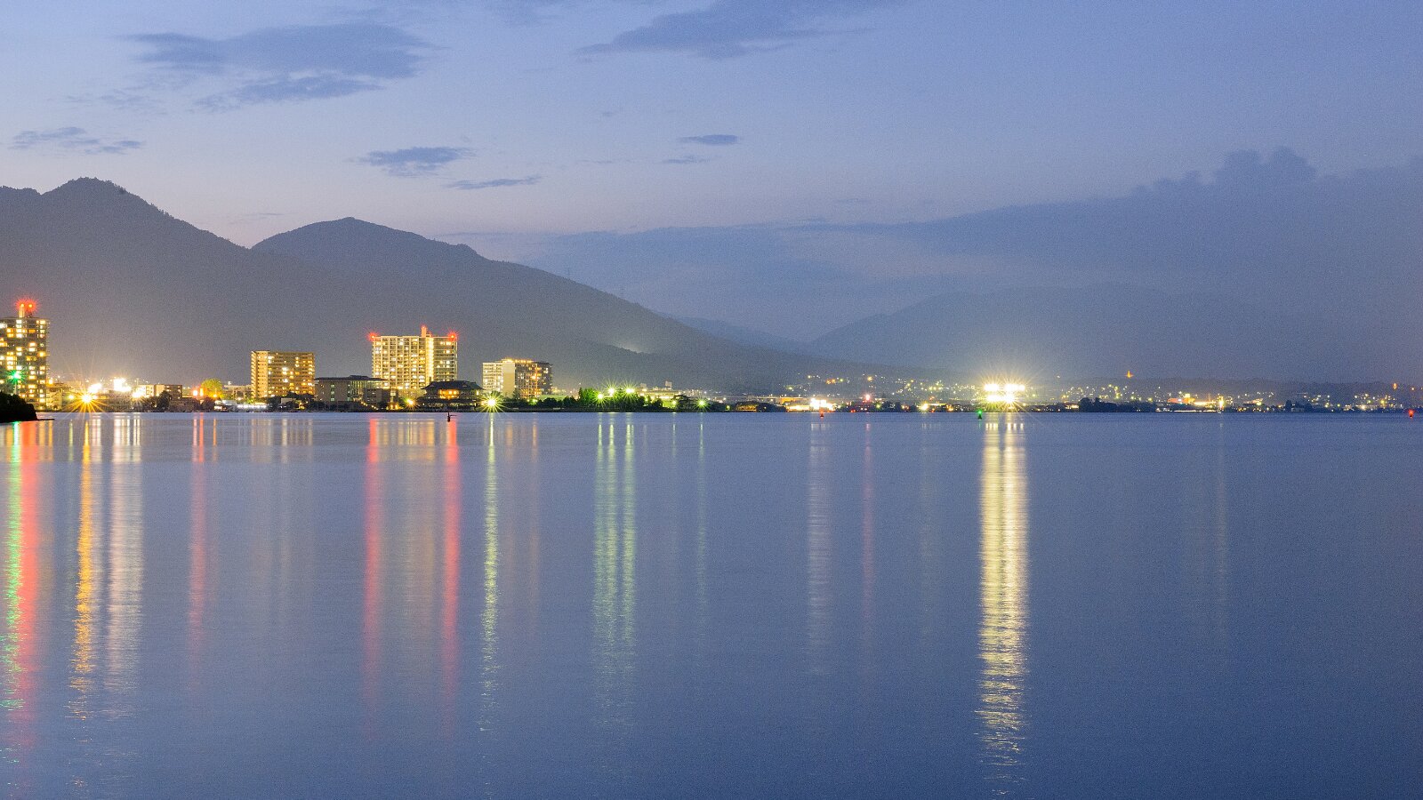 琵琶湖の夜景