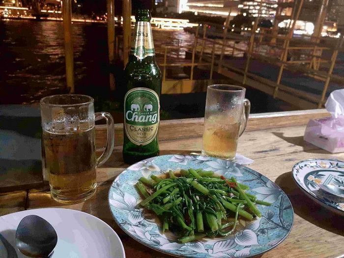 空心菜炒め。ビールが進む濃い味