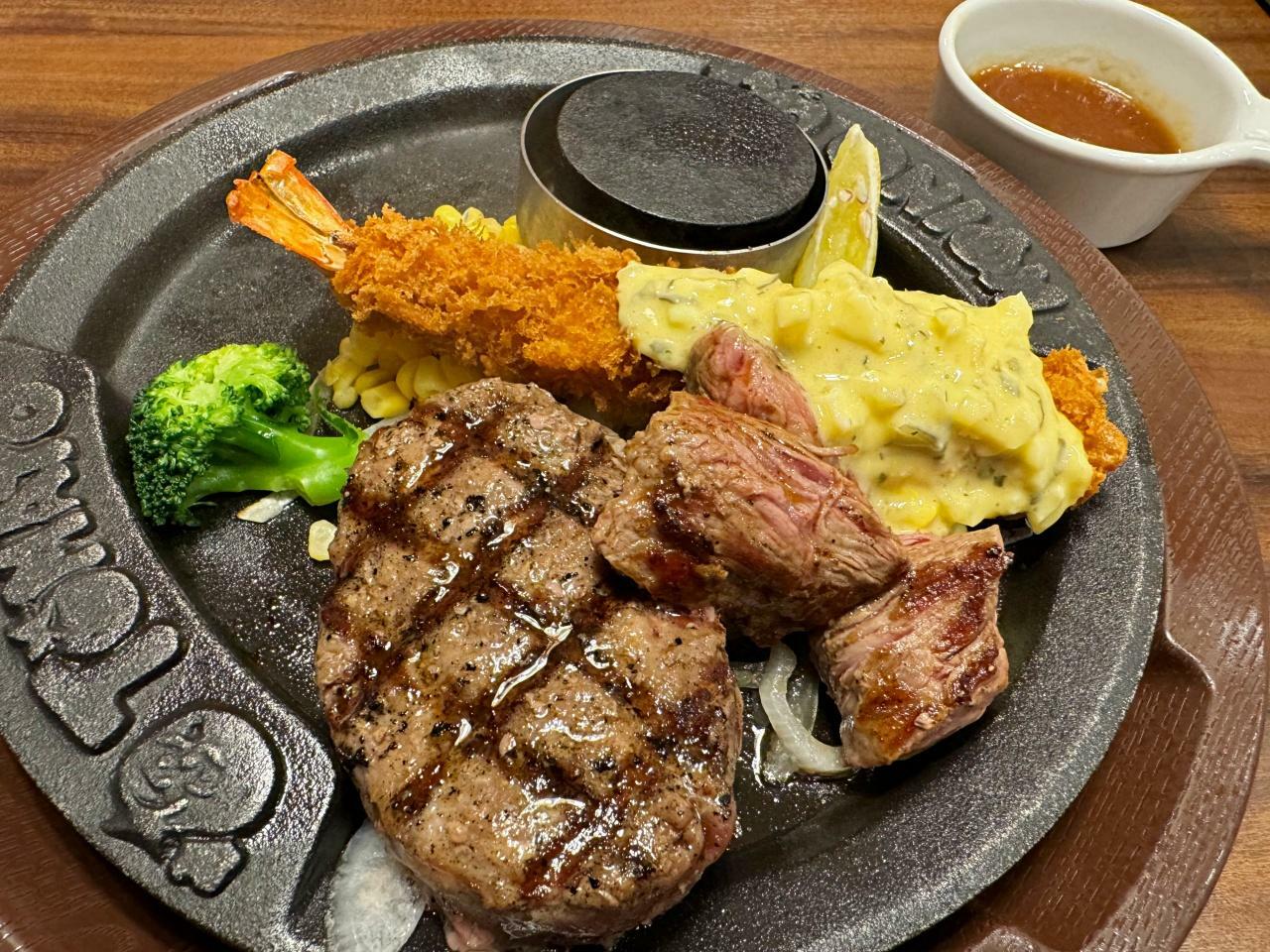 “牛肉１００％!!” 弾丸ハンバーグ＆ビフテキ＆ジャンボ海老フライ １７５９円（税込）