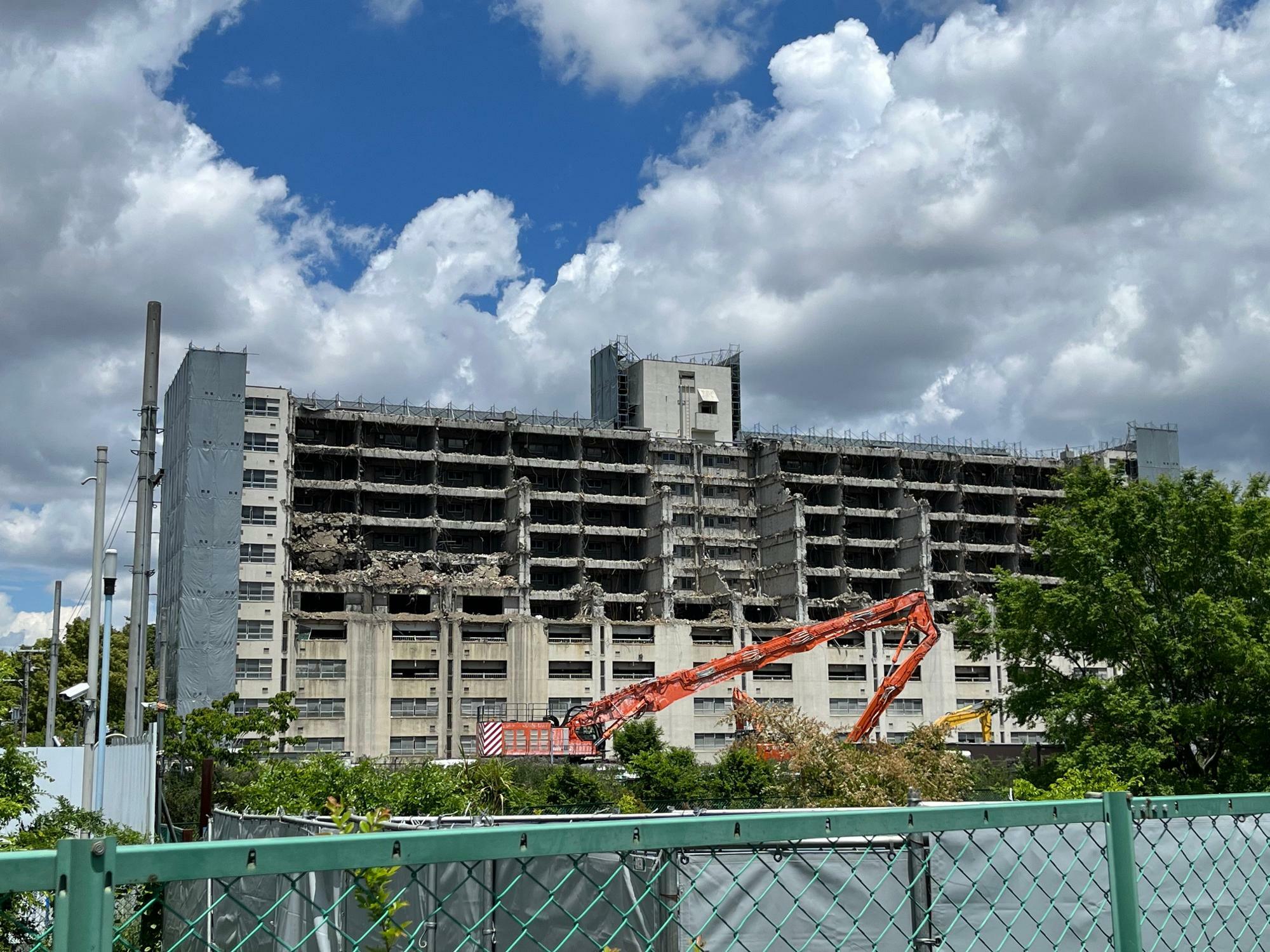 解体工事が進む市営矢田南住宅の跡地（2023年5月15日撮影）