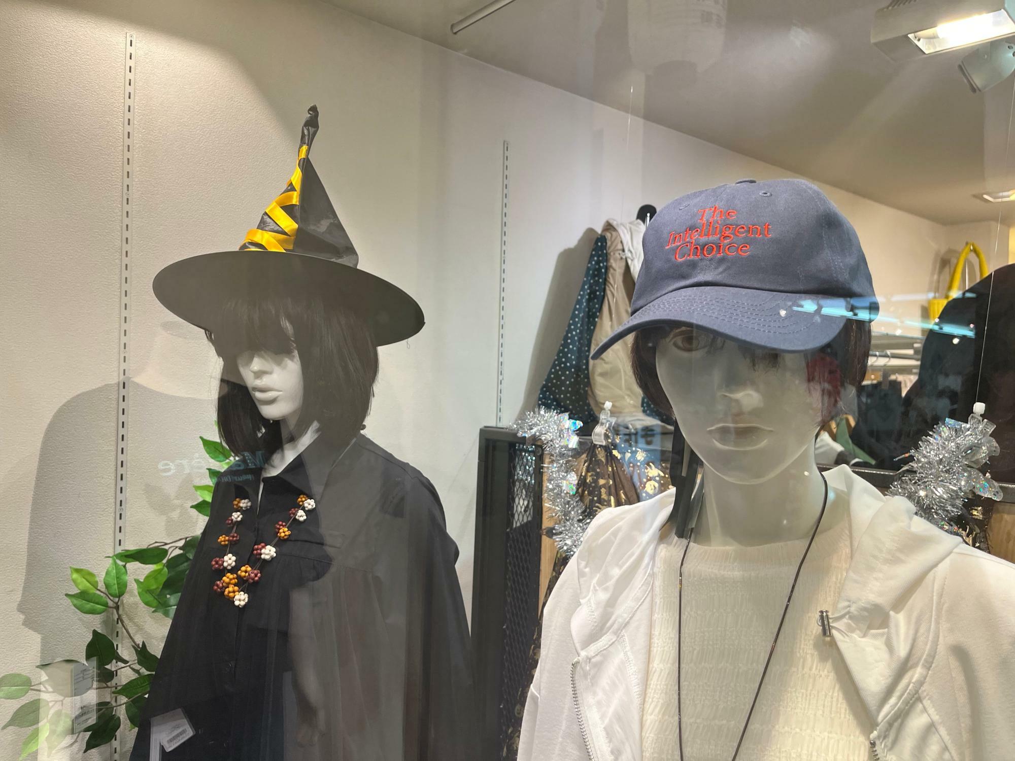 駒川商店街のさまざまなお店では、ハロウィンの飾り付けなどが行われていました。なんかワクワクしますね