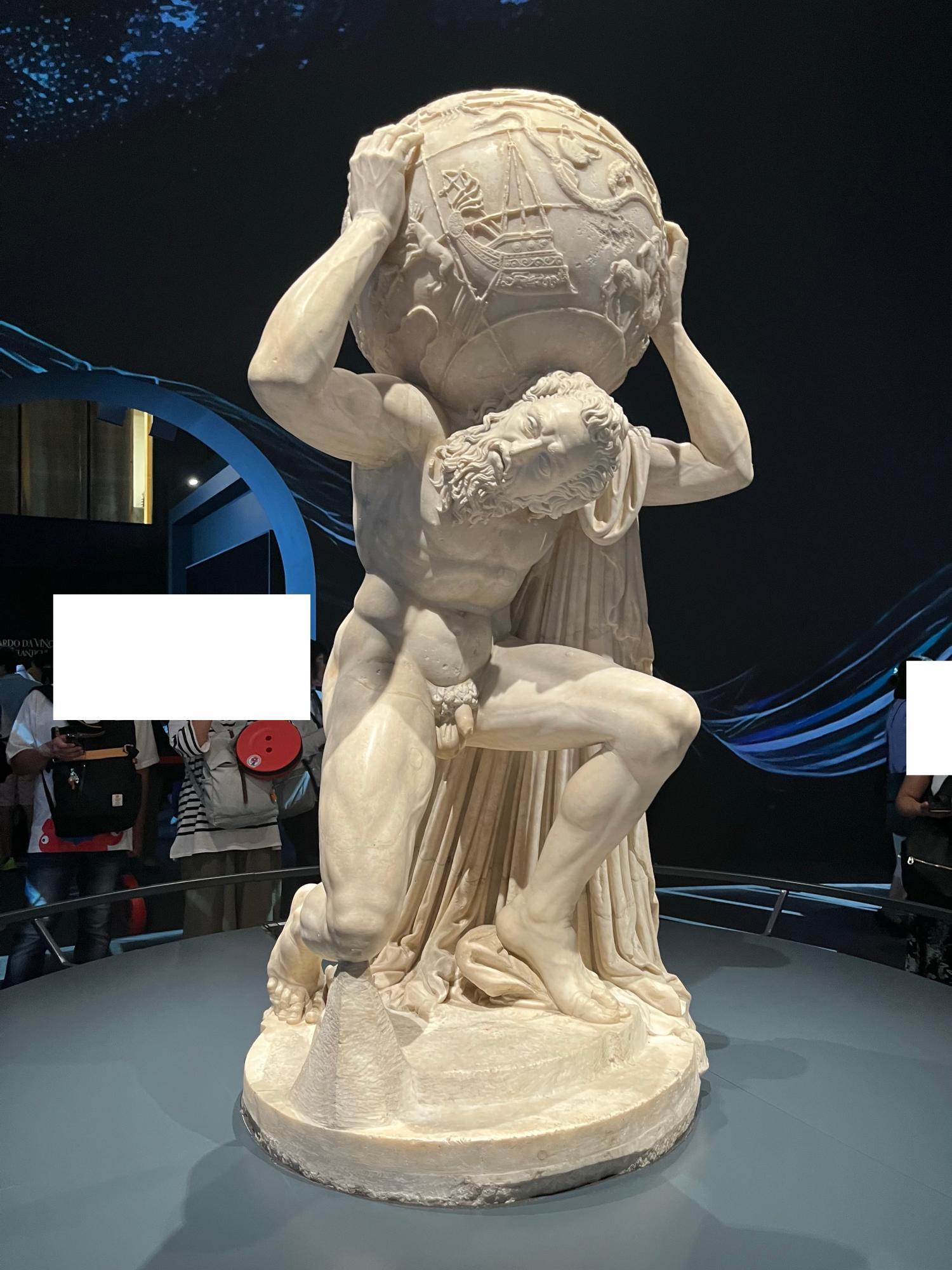 イタリア製の大理石の彫刻 大阪市】大阪・関西万博 イタリアパビリオン、古代ローマ時代の大理石