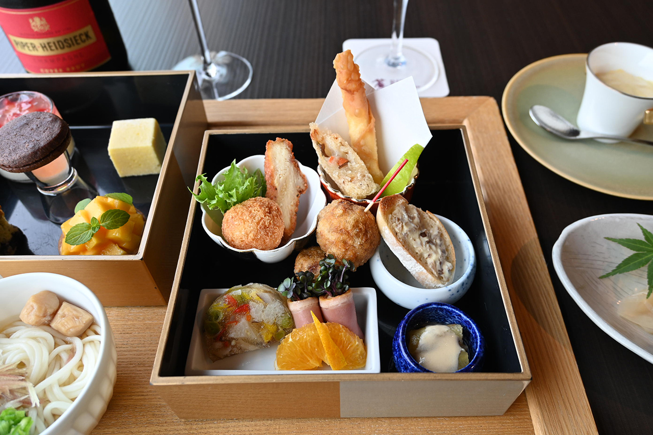 日本料理のセイボリーは全10品