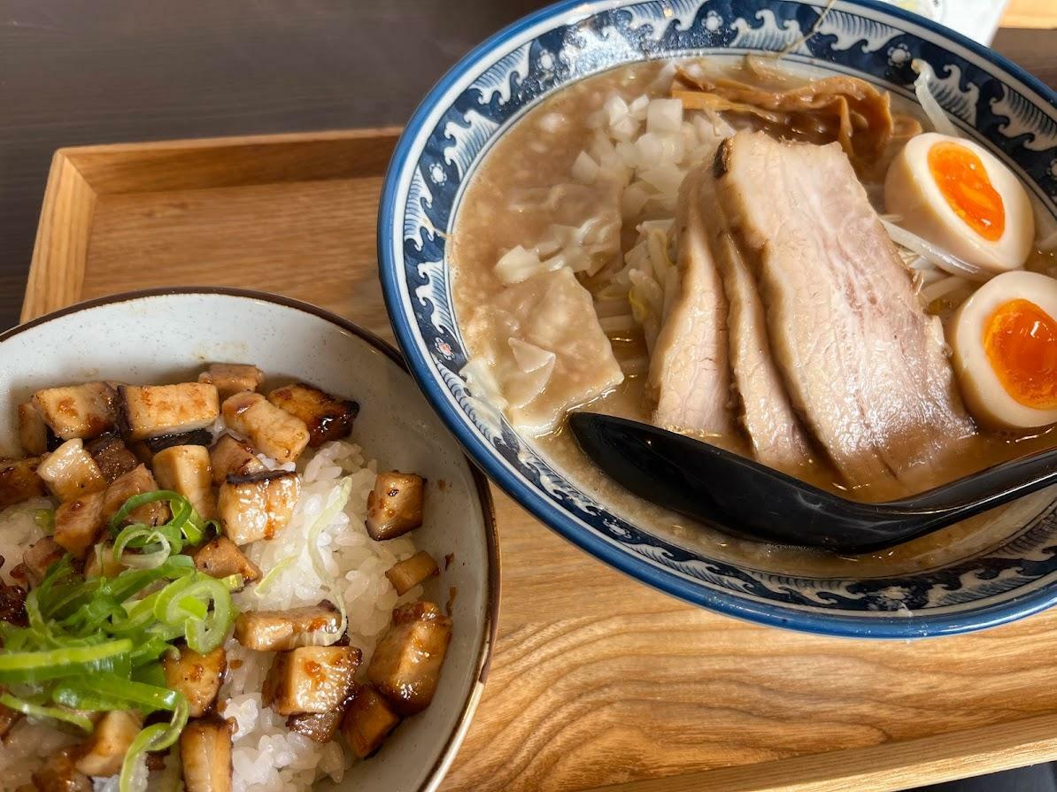 特製RAMEN（こってり・醤油）とコロコロポークステーキ丼