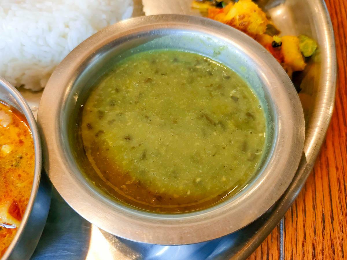 豆のスープ「ダル」。南インドからネパールまで広く食べられている料理