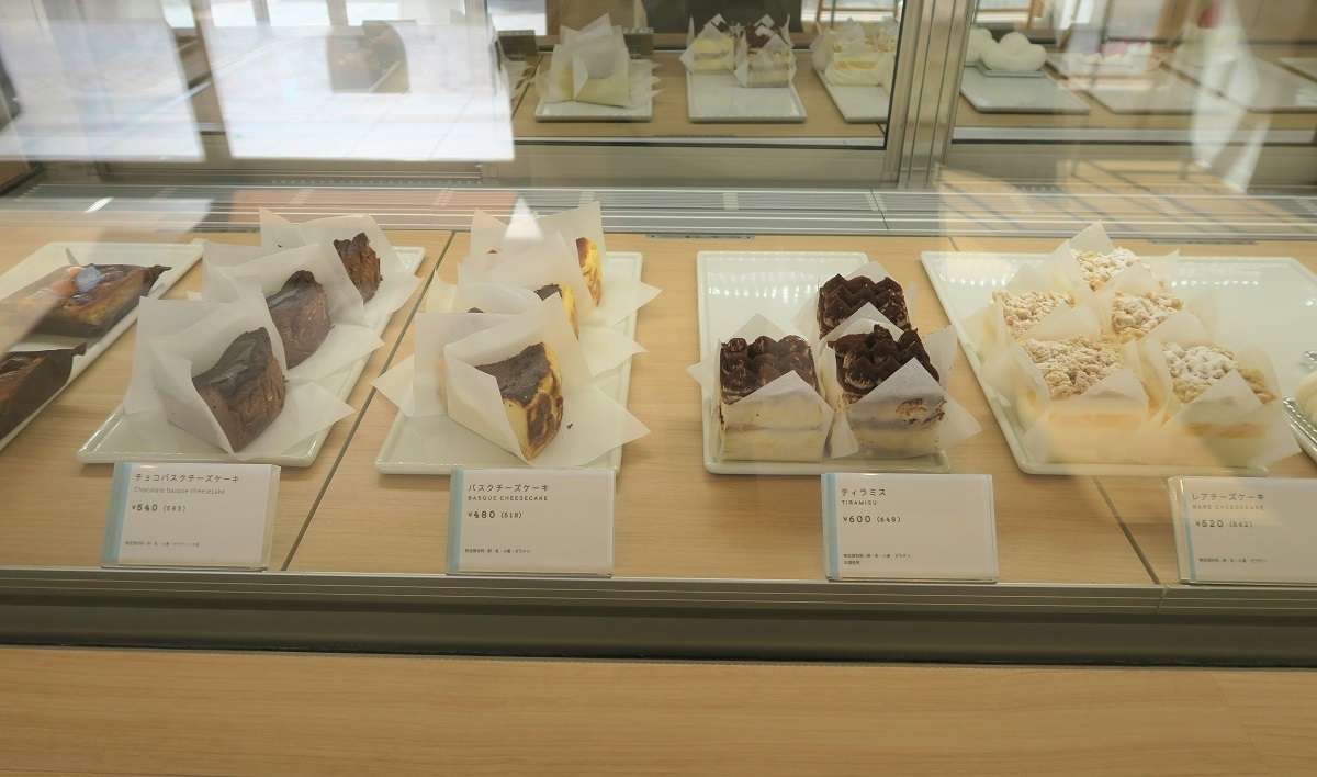 Hallå Cakes and Biscuitsのショーケース