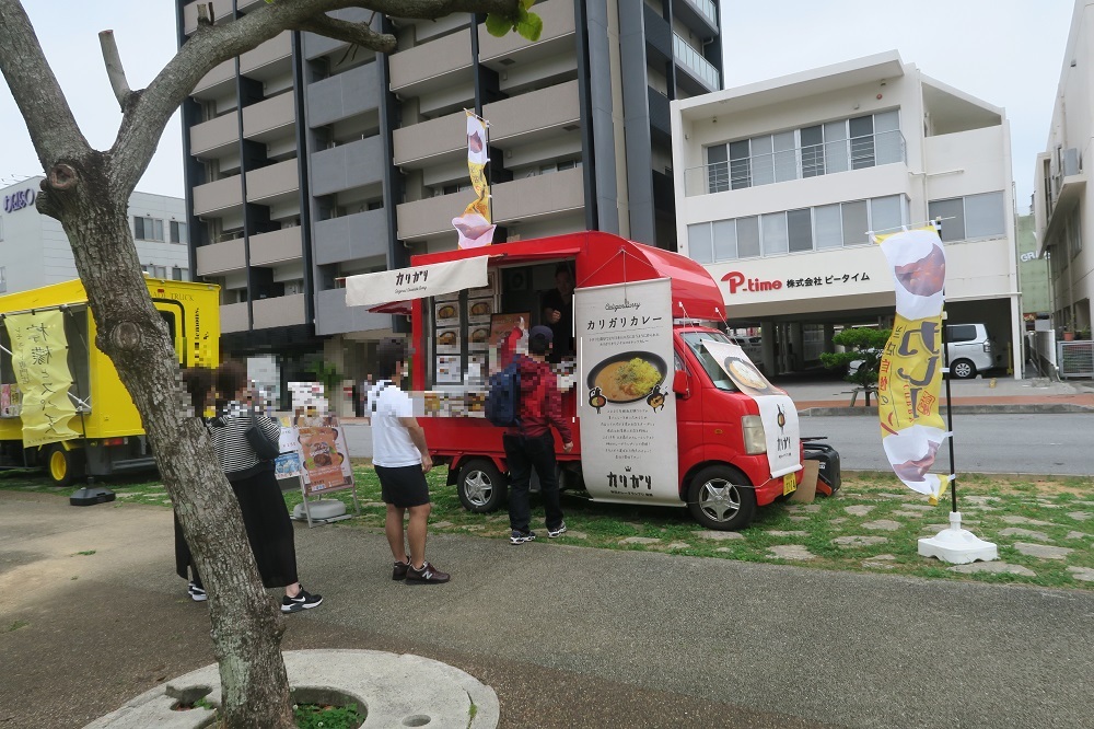 フードのキッチンカーも出店しています