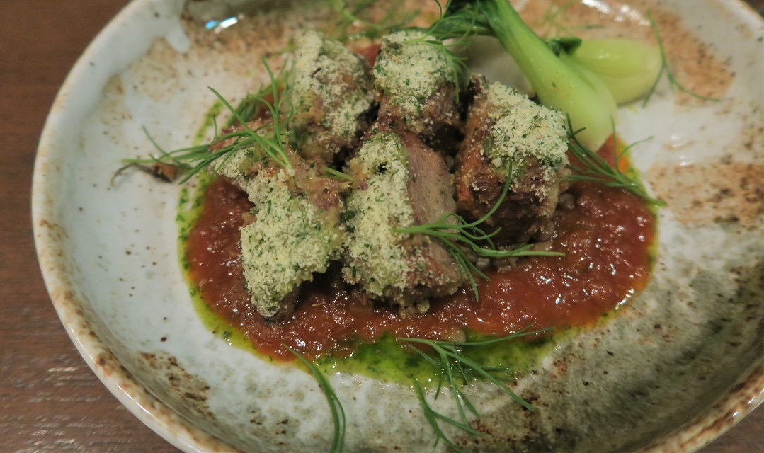 豚ほほ肉のトマト煮込み香草パン粉焼き