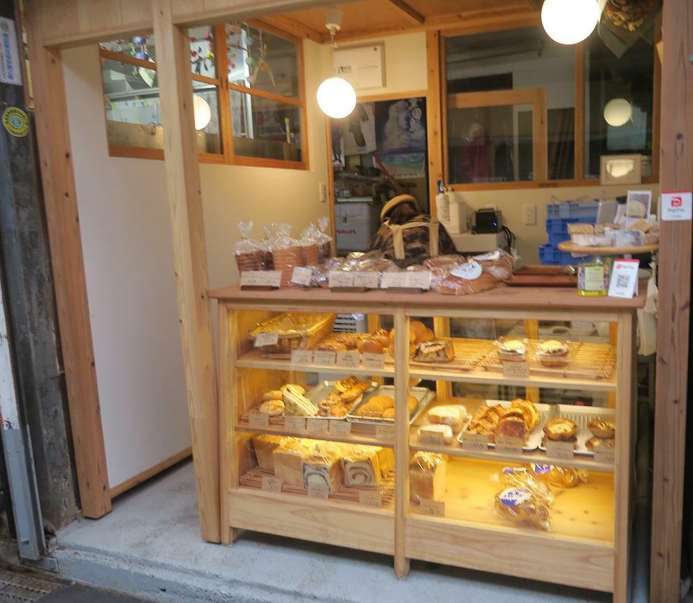 「the sakaemachi arcade bakery」の外観