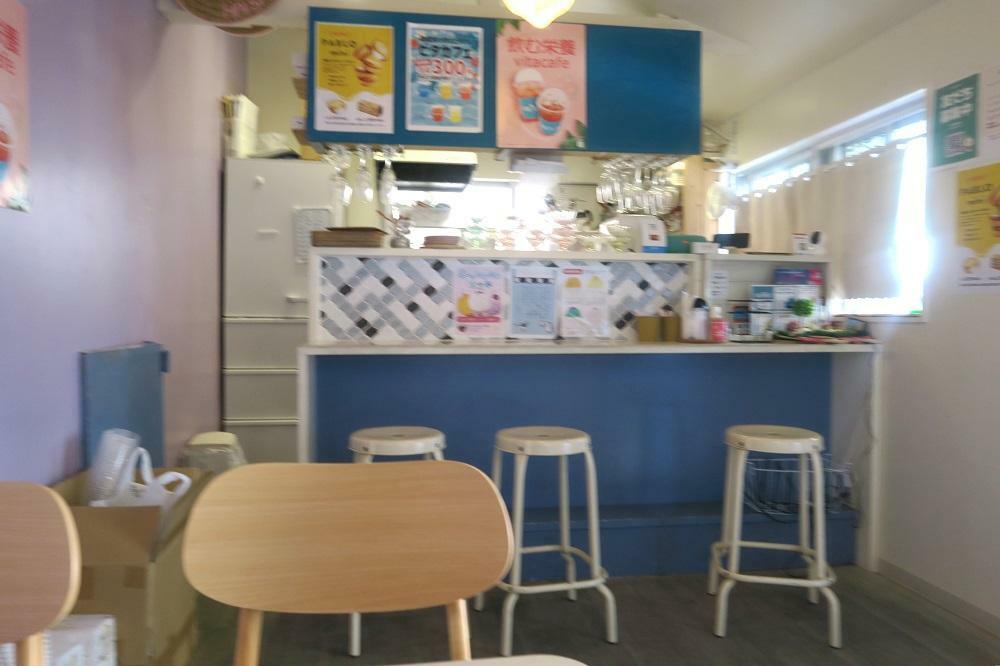 「ukigumo CAFE かき氷専門店」の店内