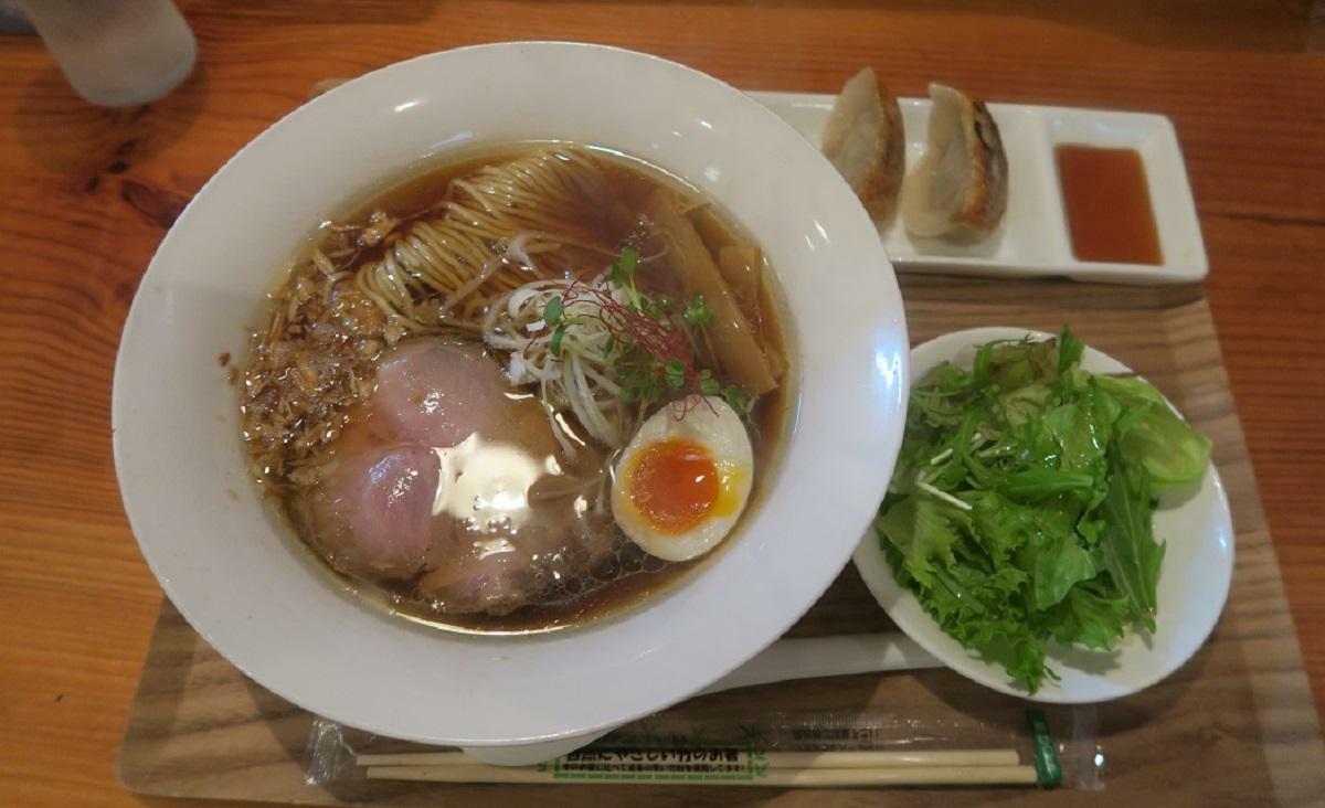 Aセット（らぁ麺＋餃子＋サラダ）