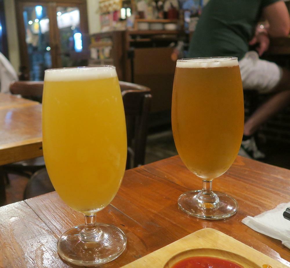 左：伊勢角屋麦酒／SAKEKASU Hazy IPA ZAKU　右：FAR YEAST／Right step