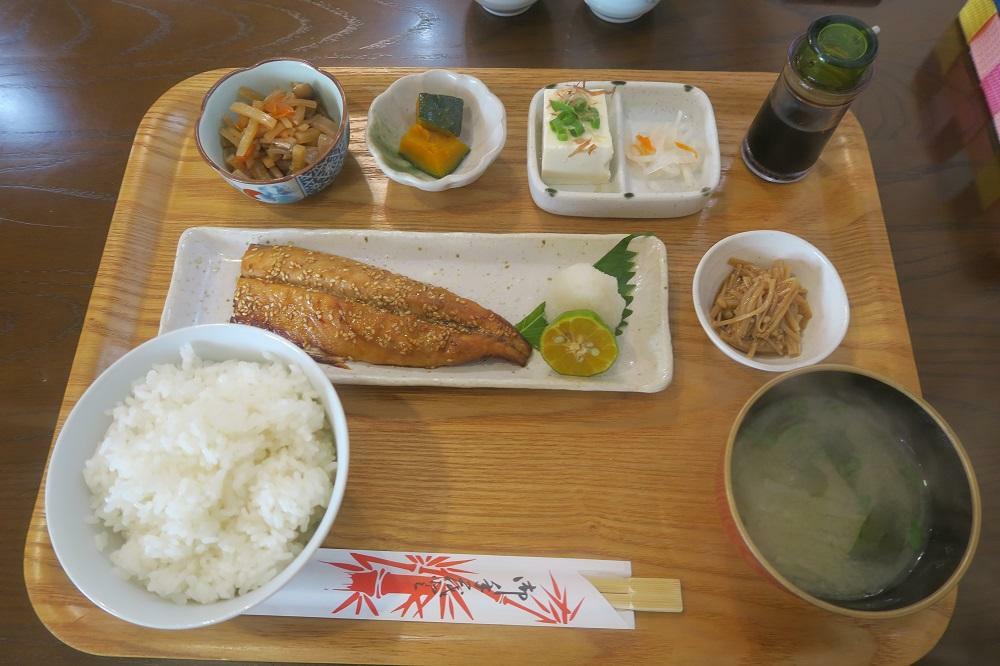 サバのみりん干し定食＋なめたけ